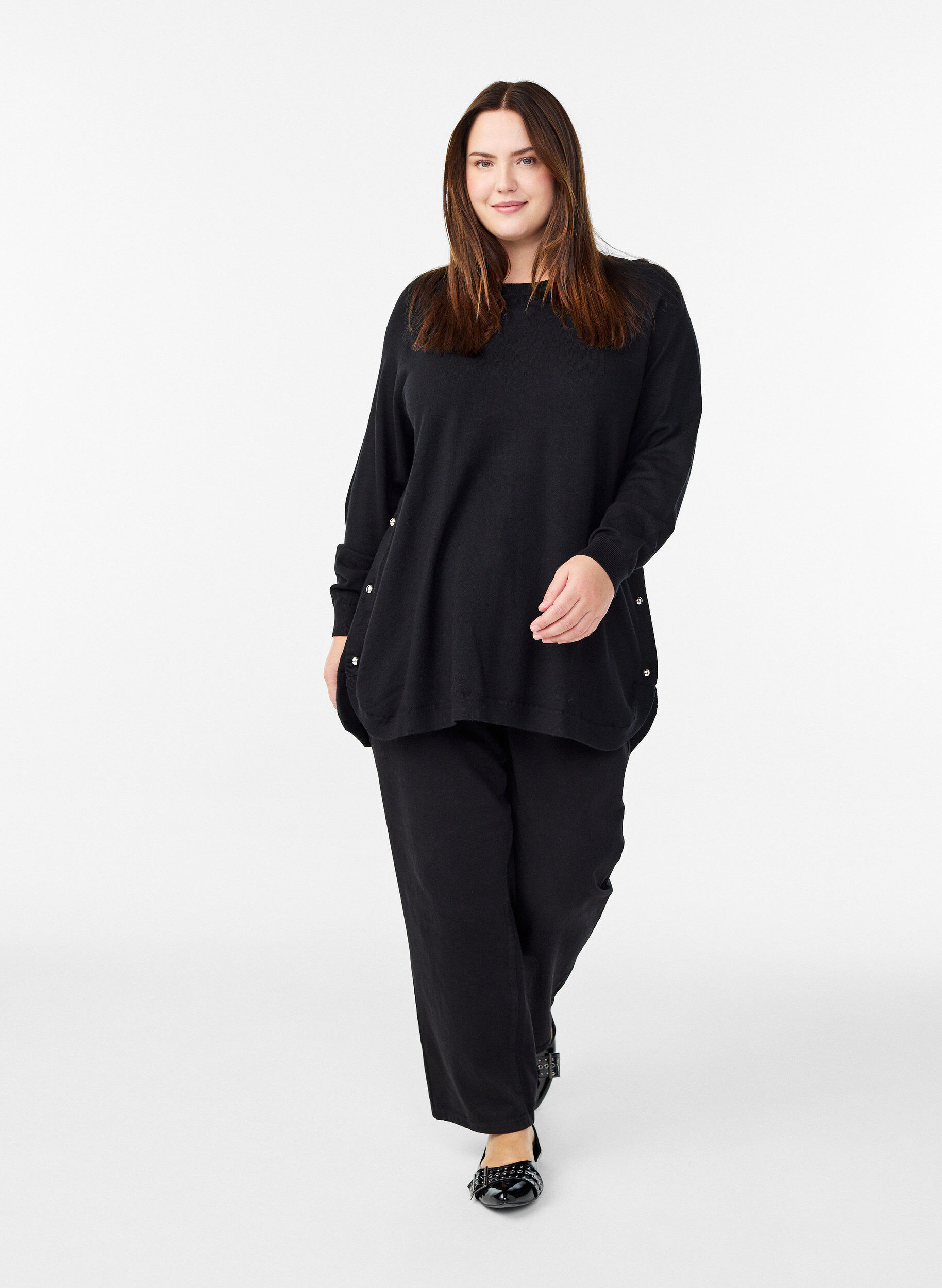 ZizziStrickbluse mit seitlichen Kn&ouml;pfen, Schwarz, Model image number 1