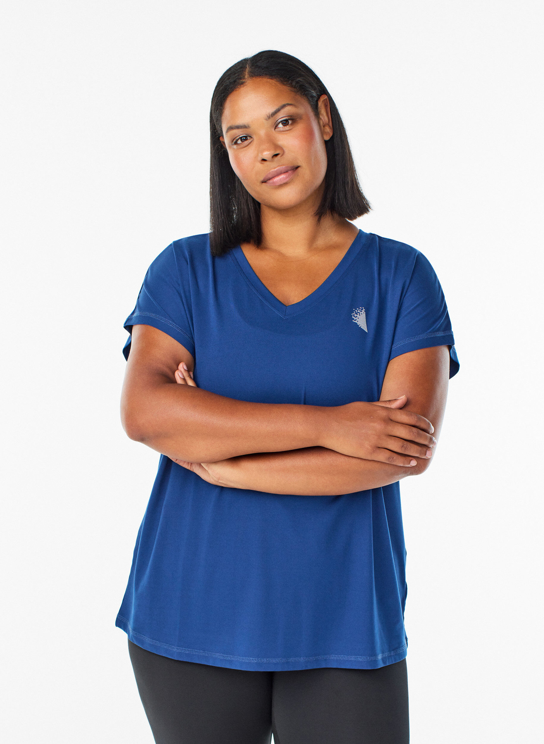 Lockeres Trainings-T-Shirt mit V-Ausschnitt, Blau, Model
