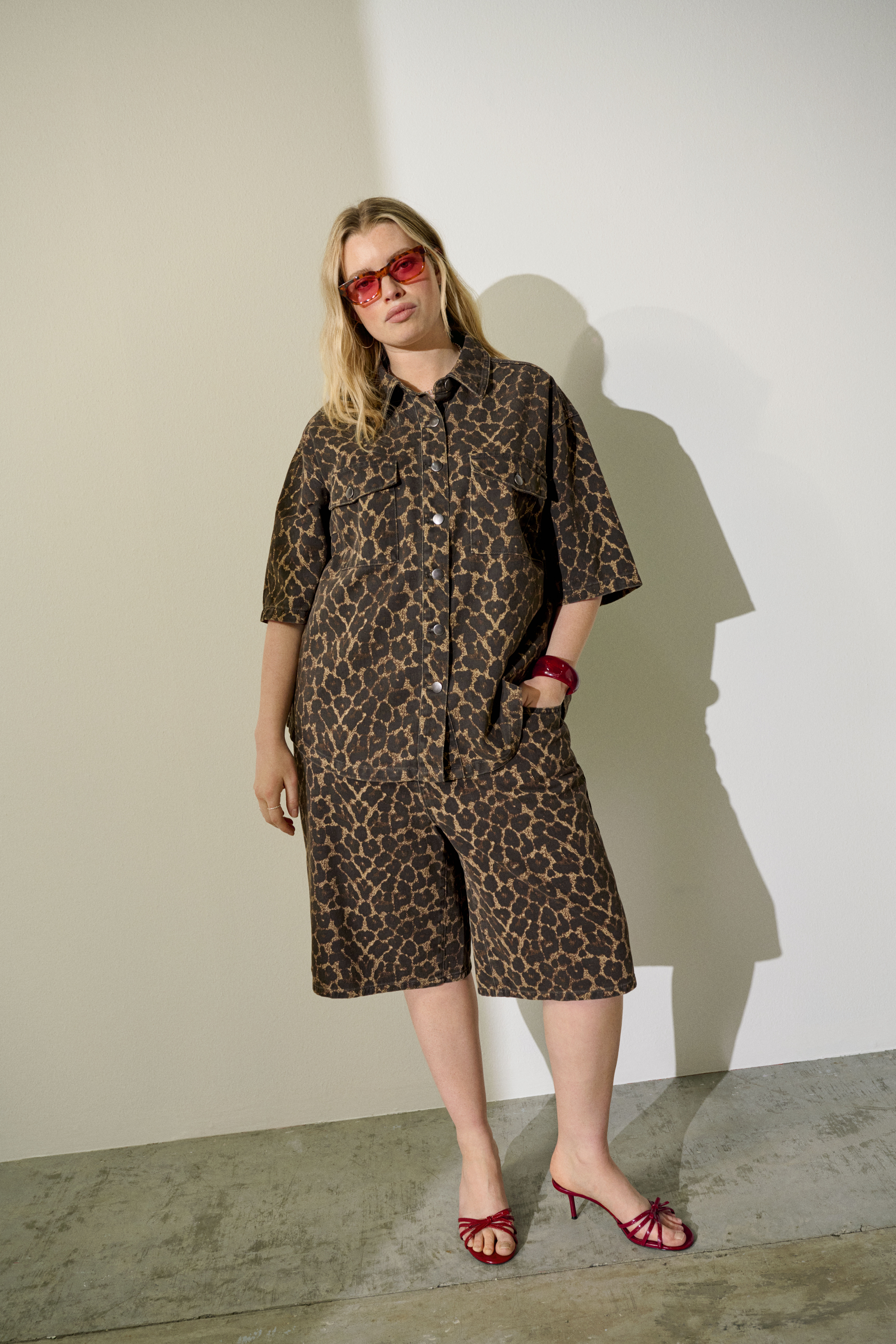 ZizziMatching leo trend, , Model