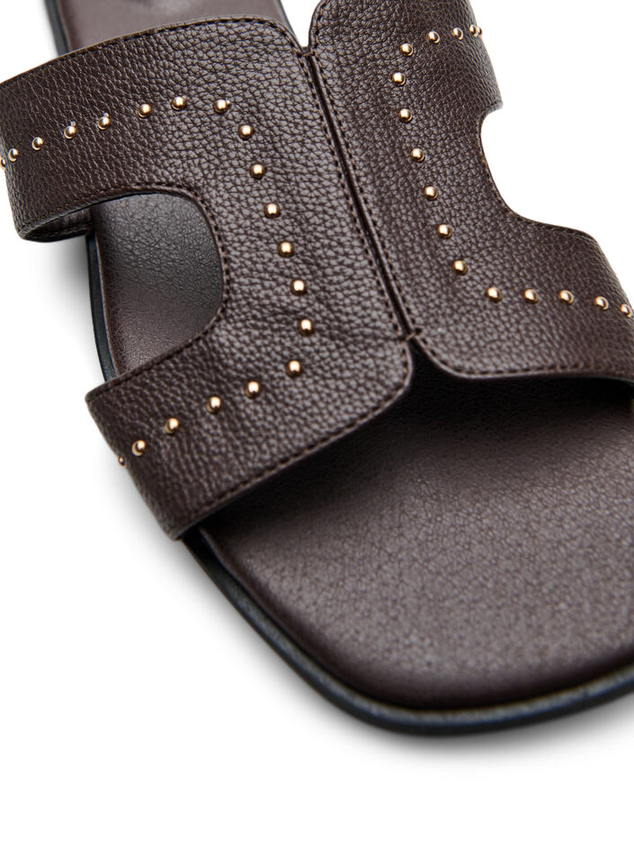 Flache Sandalen mit Nieten, Braun, Packshot image number 3