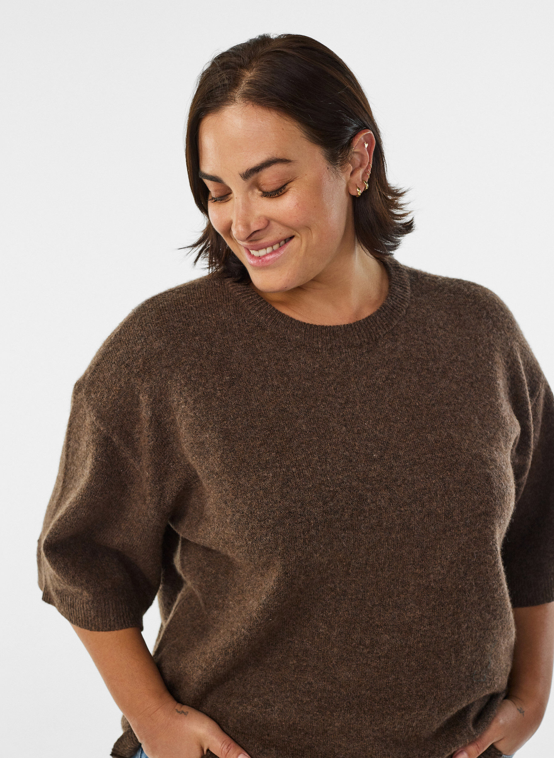 ZizziLocker sitzende Strickshirt mit kurzen &Auml;rmeln, Braun, Model image number 3