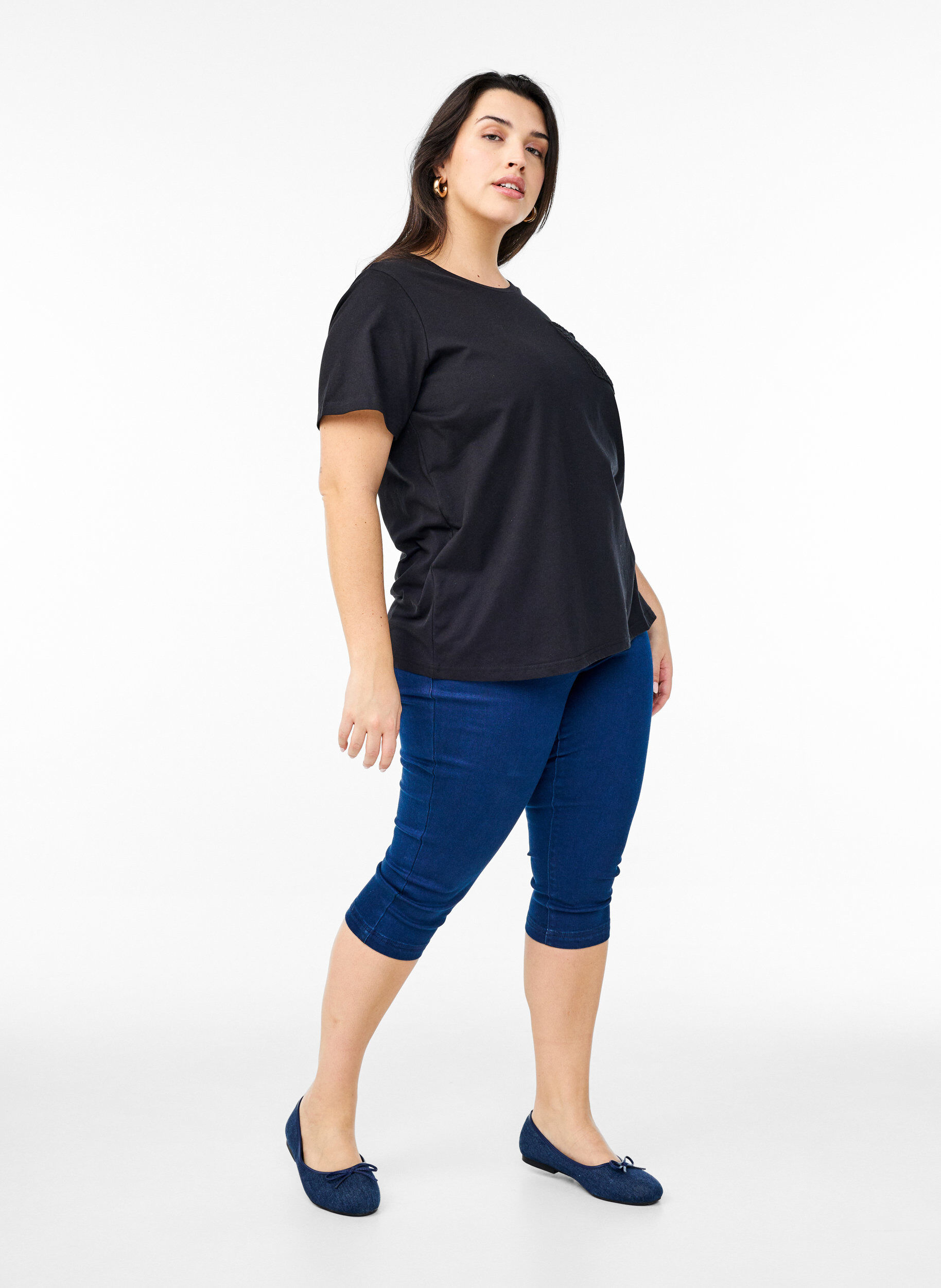 ZizziT-Shirt aus Bio-Baumwolle mit Brusttasche, Schwarz, Model image number 1