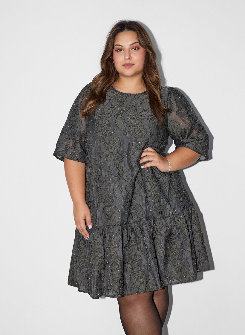 Jacquardkleid mit funkelnden Details und Puff&auml;rmeln, Gr&uuml;n, Model image number 0