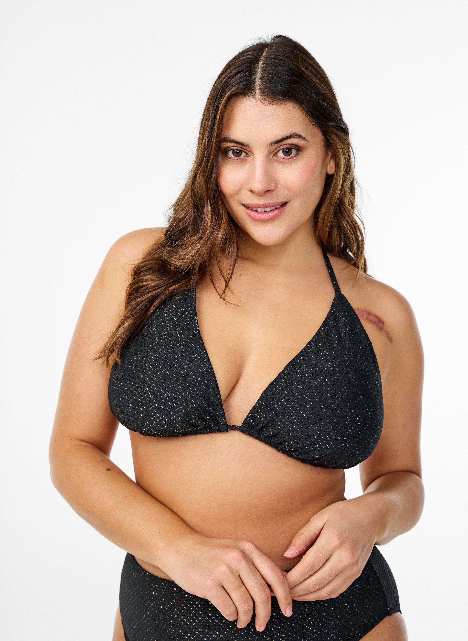 Triangel-Bikinioberteil mit Glitzer, Schwarz, Model