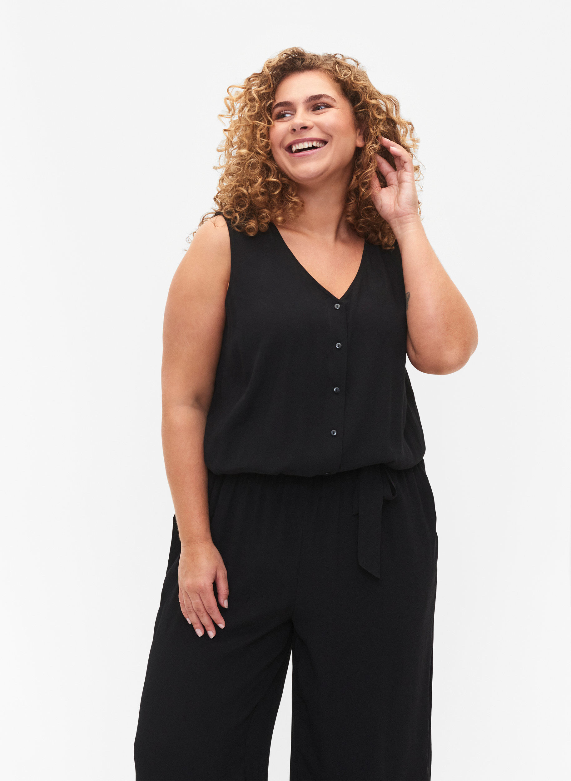 Zizzi&Auml;rmelloser Jumpsuit aus Viskose, Black, Model image number 2