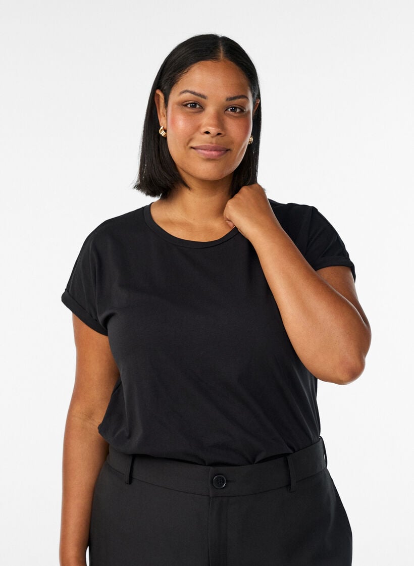 Kurz&auml;rmeliges T-Shirt aus einer Baumwollmischung, Schwarz, Model image number 0