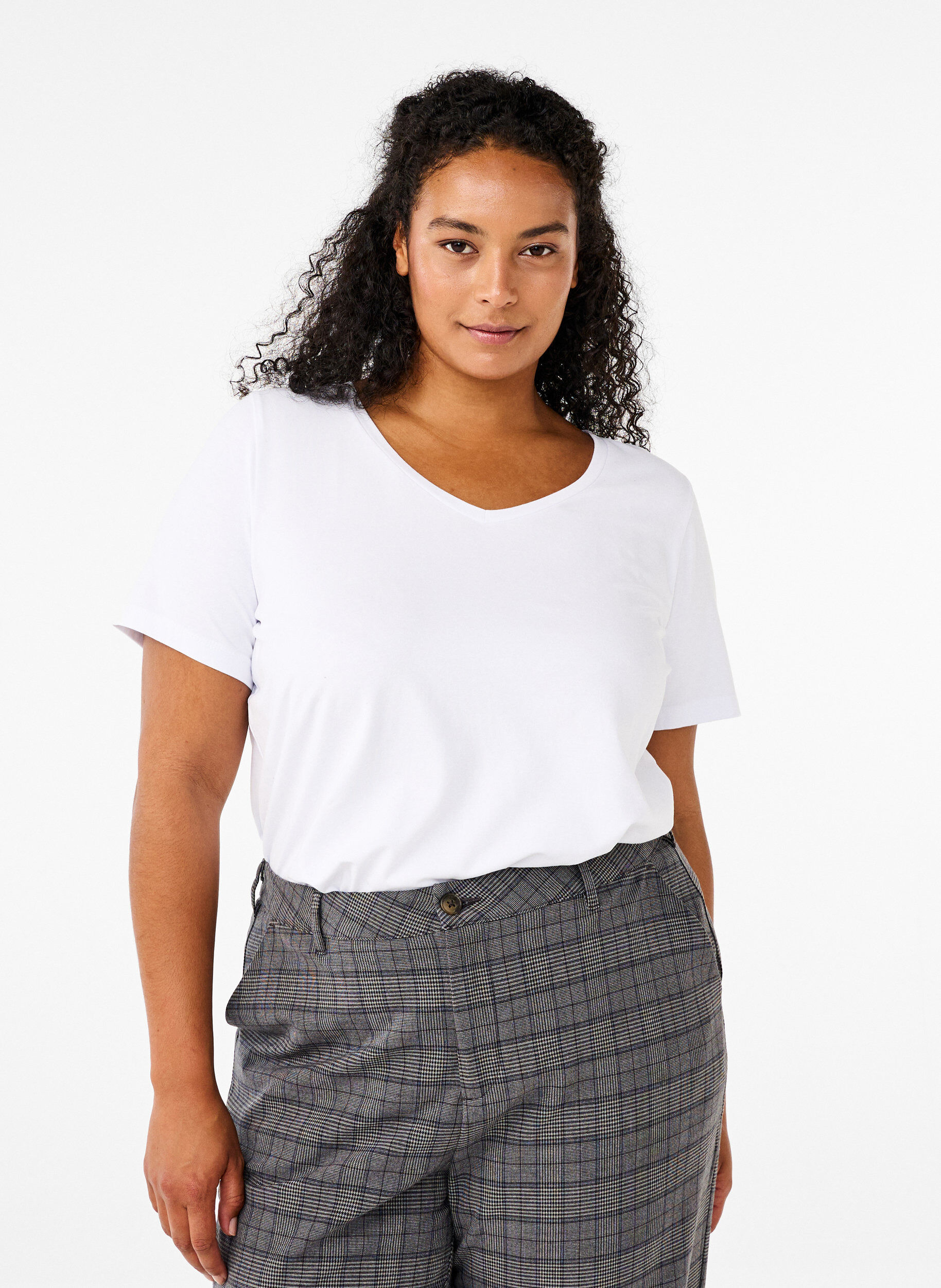Einfarbiges basic T-Shirt aus Baumwolle, Wei&szlig;, Model