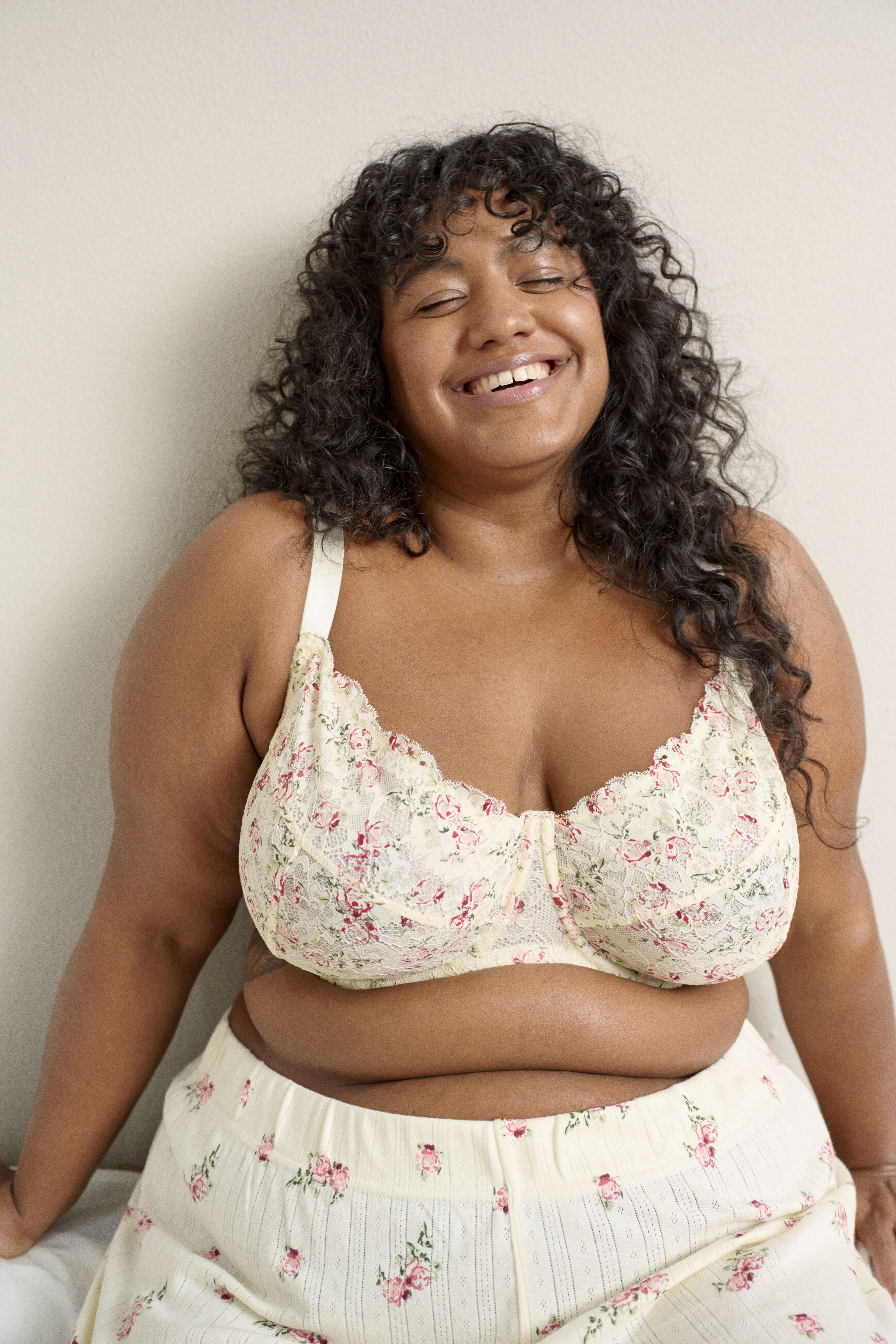 ZizziSpitze und Blumen, , Model