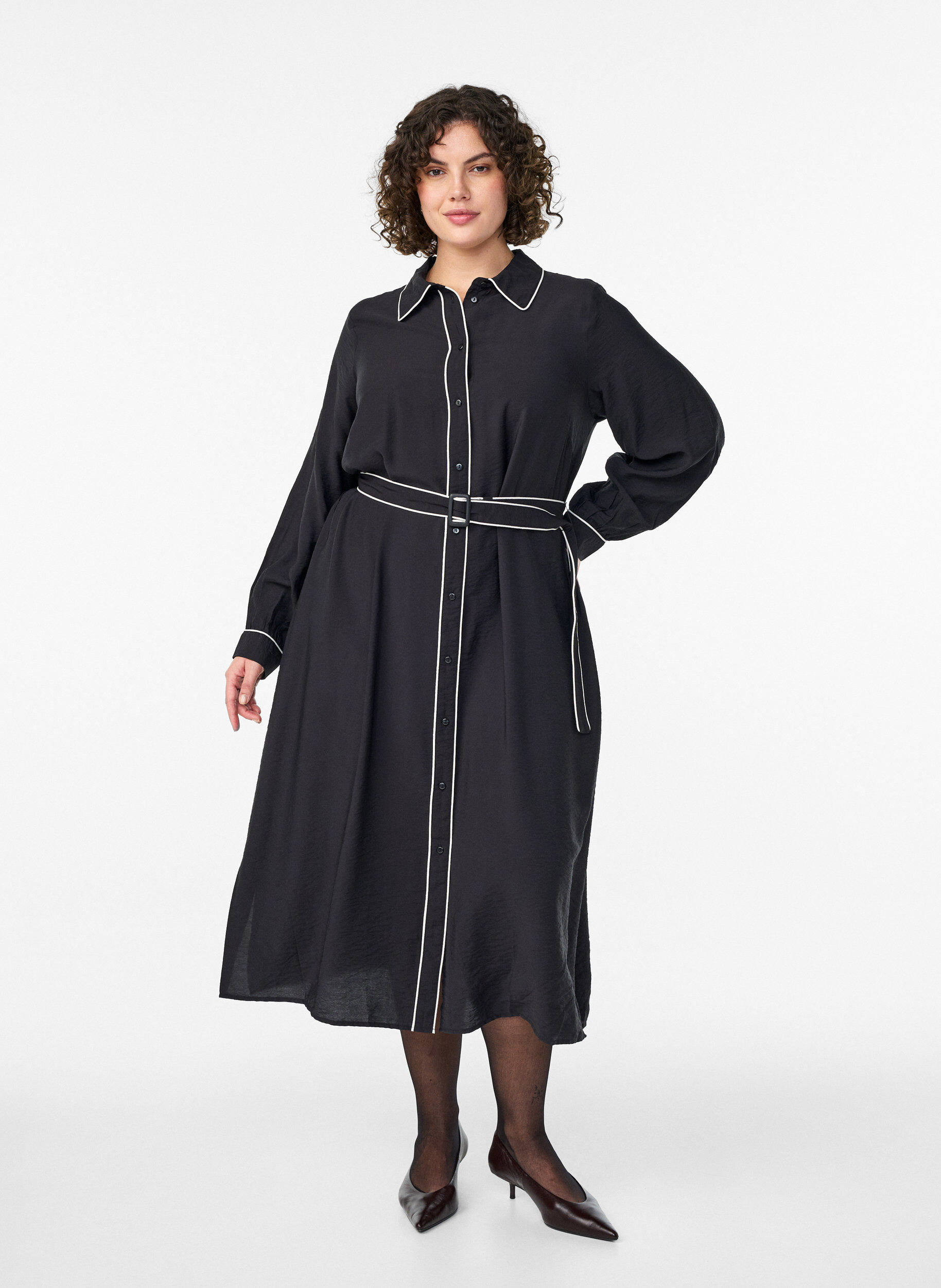 Midi-Hemdkleid mit Kontrastkanten, Schwarz, Model