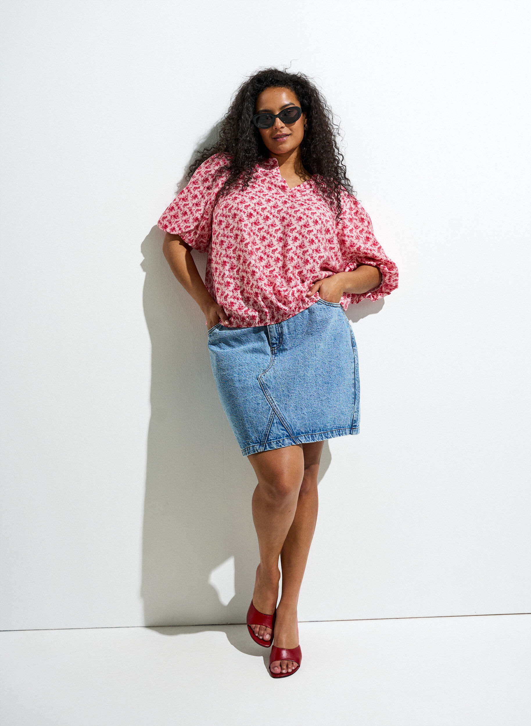 ZizziGebl&uuml;mte Bluse aus Viskose mit Ballon&auml;rmeln, Rot, Image image number 0