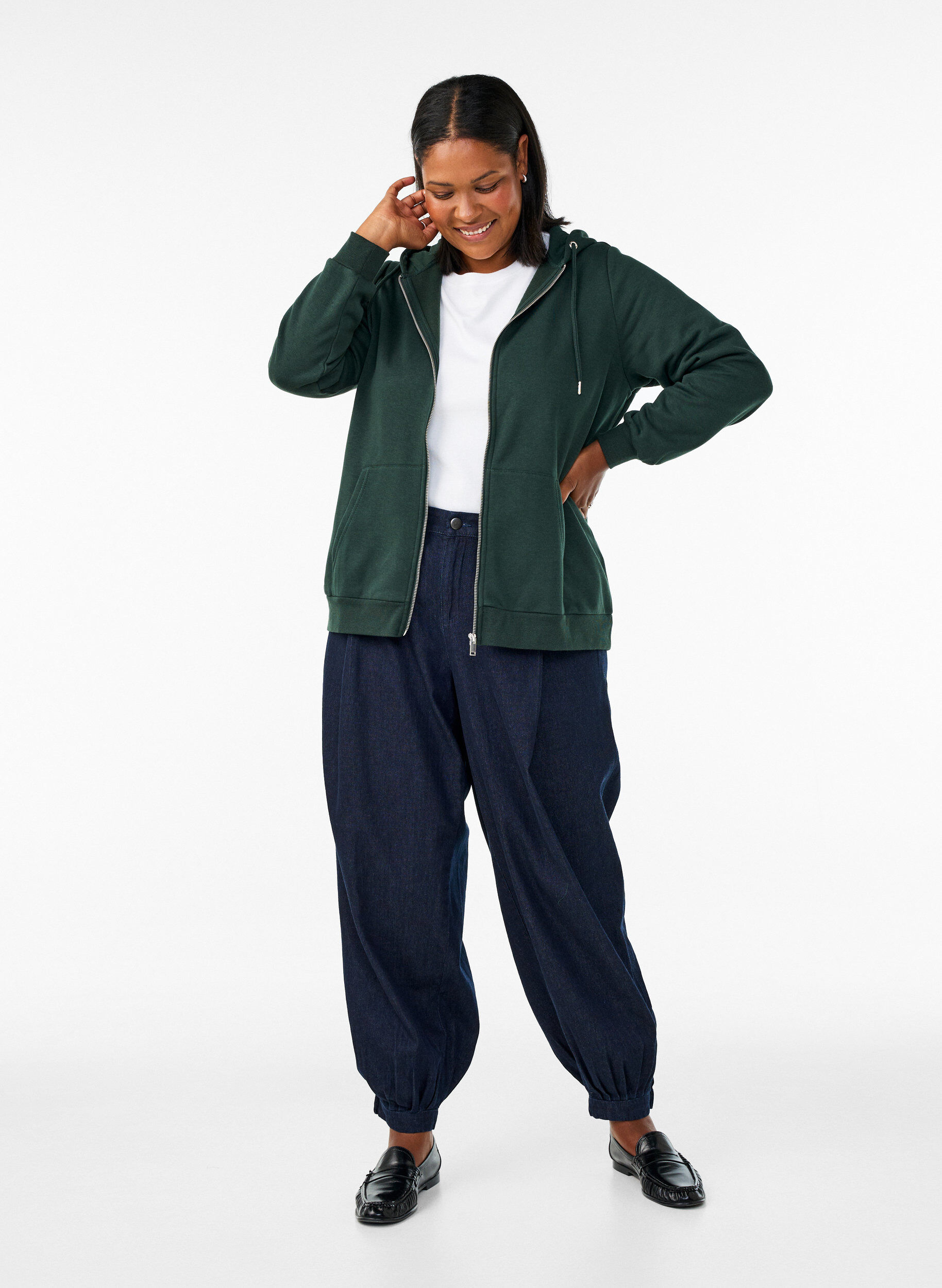 ZizziKapuzensweatshirt mit Rei&szlig;verschluss und Taschen, Gr&uuml;n, Model image number 1