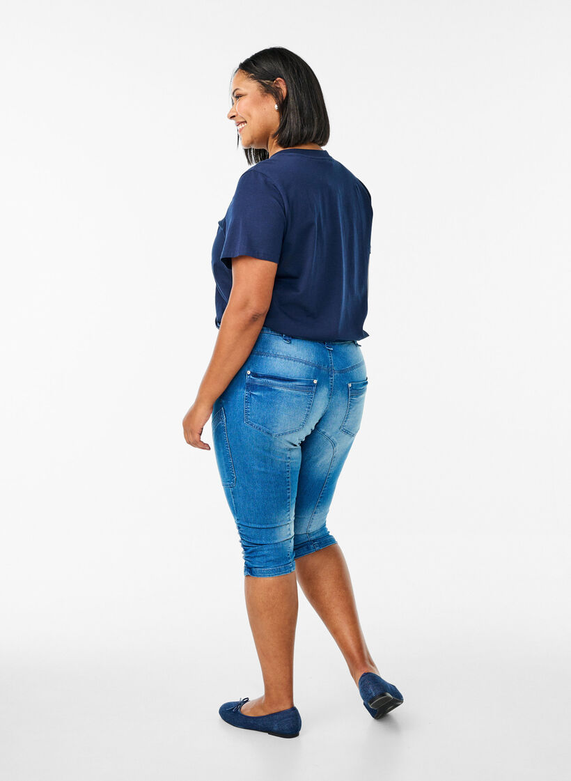 Slim Fit Capri-Jeans mit Taschen, Blau, Model image number 1
