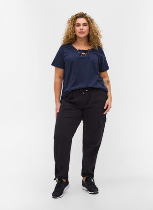 T-Shirt aus Bio-Baumwolle mit Schnüren Details, Navy Blazer, Model image number 2