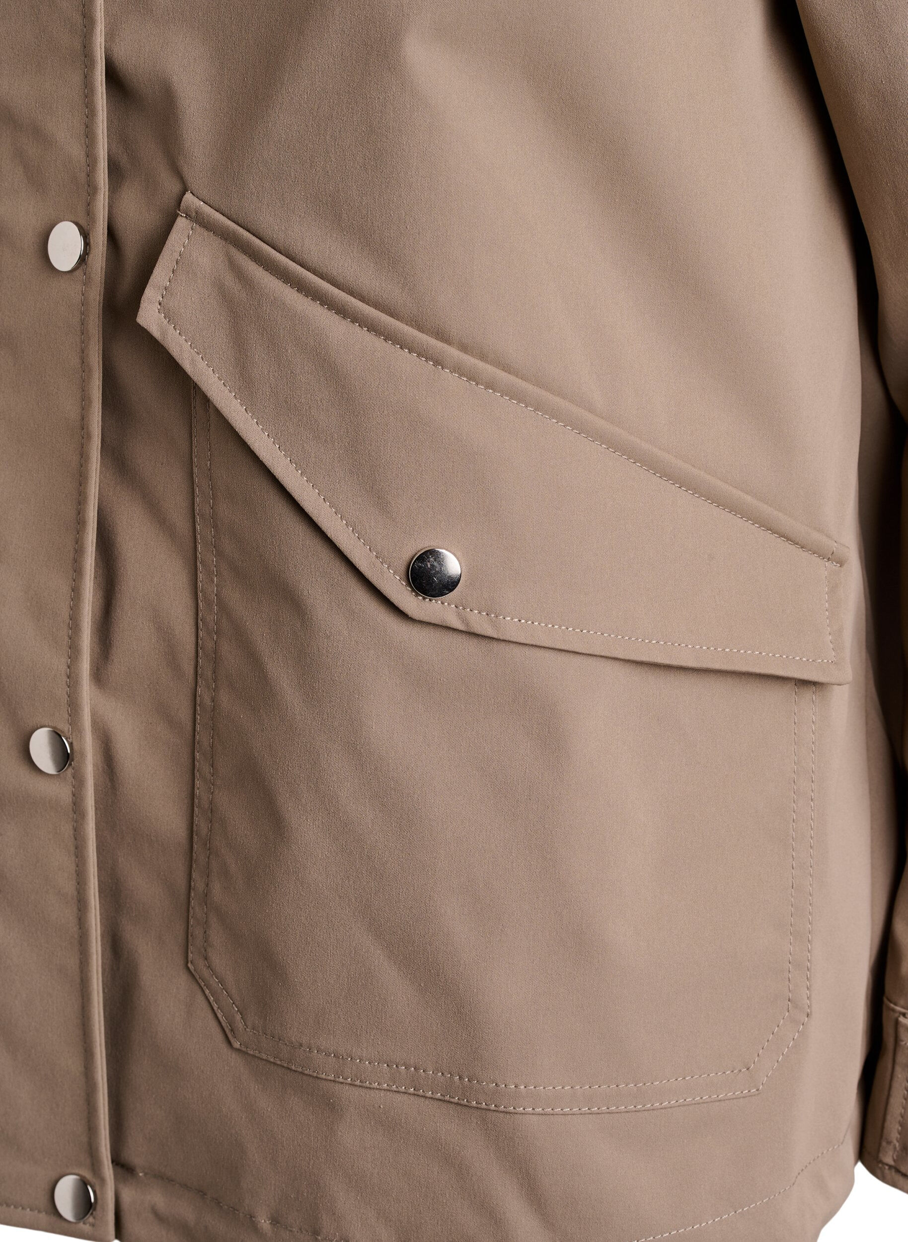 ZizziKurze Fr&uuml;hlingsjacke mit abnehmbarer Kapuze, Beige, Packshot image number 3