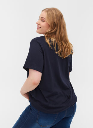 T-Shirt aus Bio-Baumwolle mit Aufdruck, Night Sky, Model image number 1