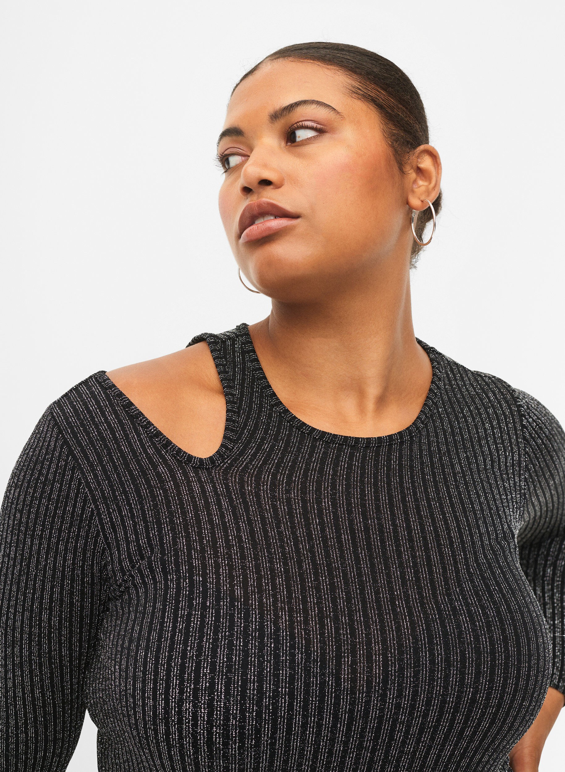 ZizziLang&auml;rmeliges Kleid mit Glitzerausschnitt, B.w. Silver Stripes, Model image number 2