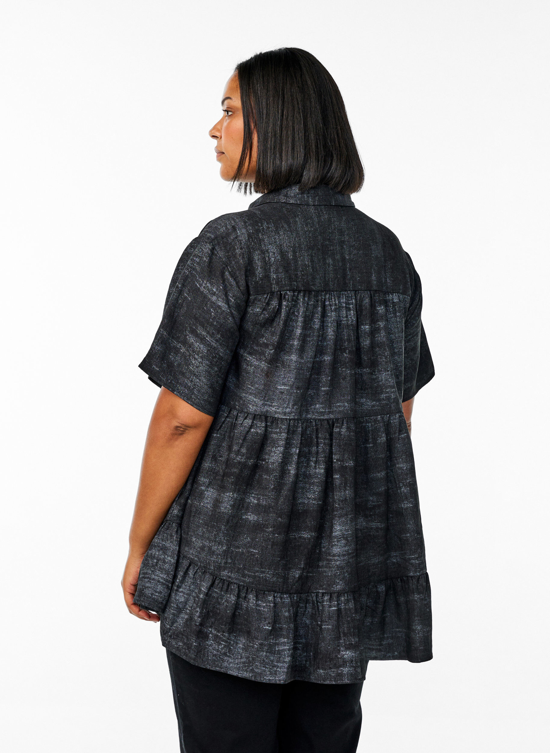 ZizziLockere Bluse mit Kragen und Kn&ouml;pfen, Schwarz, Model image number 2