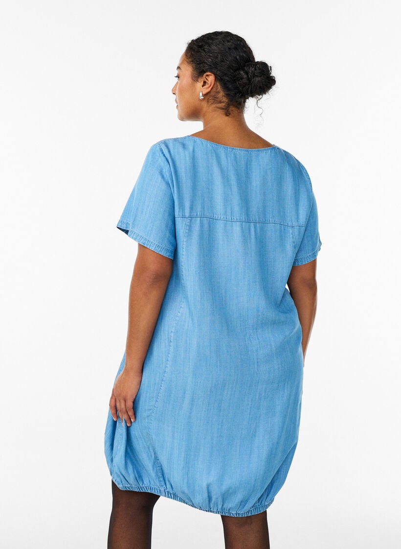 Kurzes Kleid aus Lyocell-Denim mit Ballon-Passform, Blau, Model image number 2