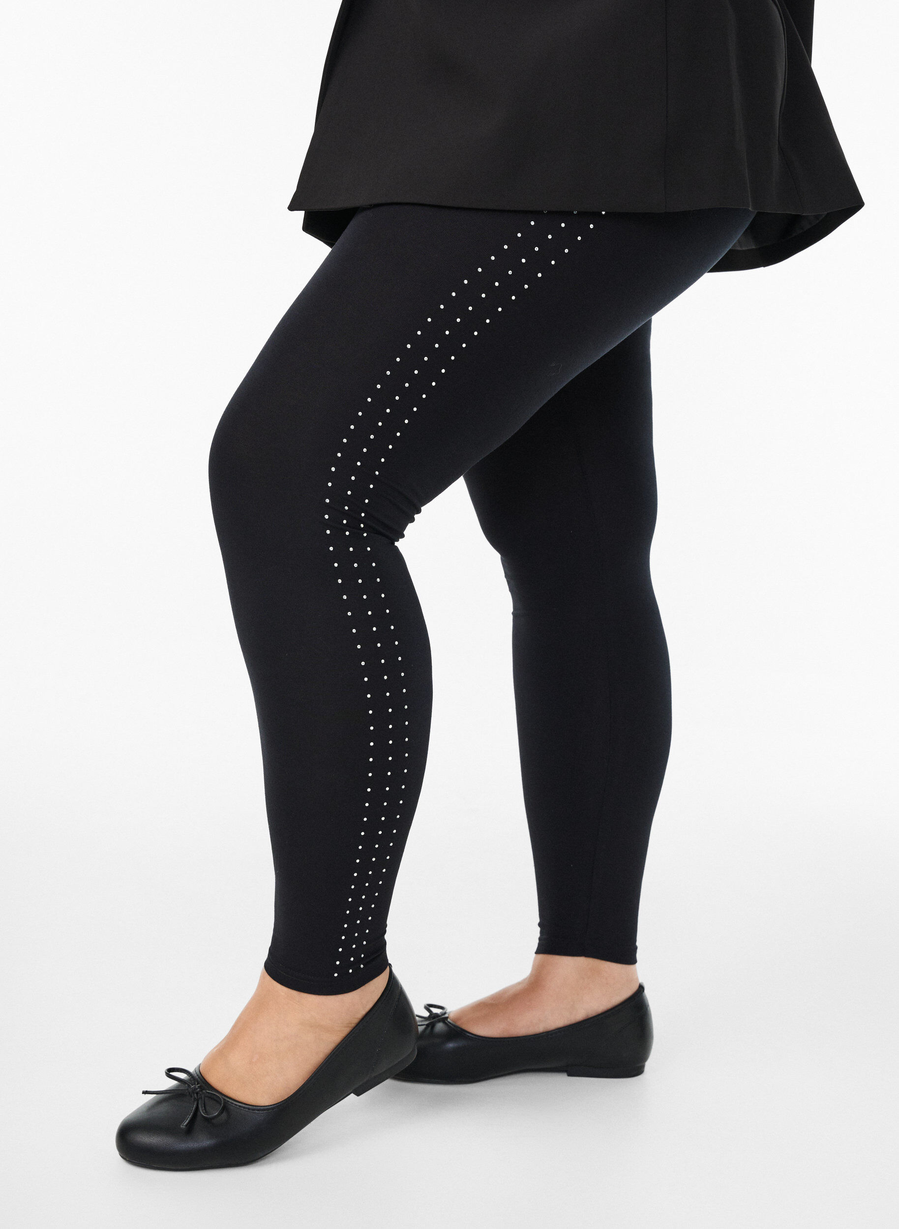 Leggings mit Strasssteinen, Schwarz, Model