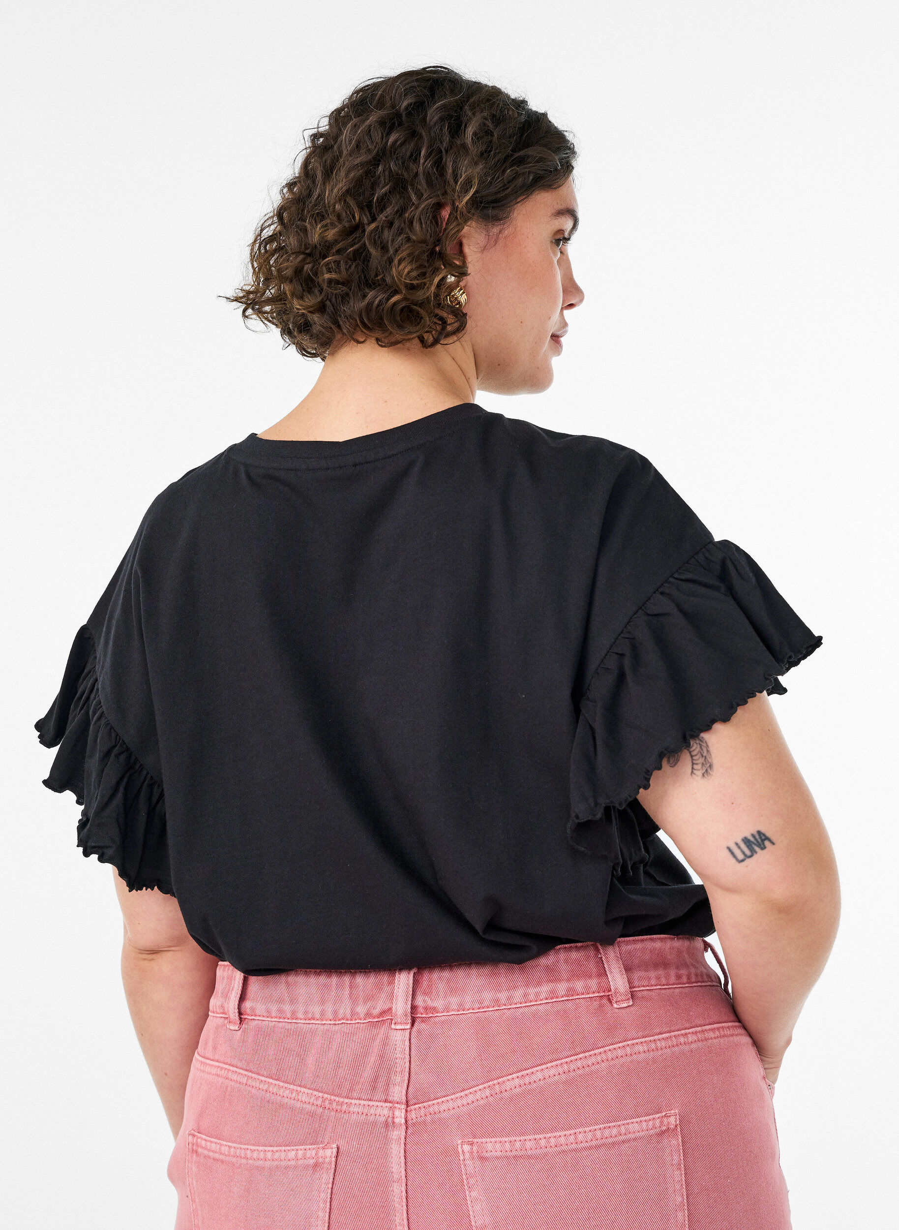 ZizziT-Shirt aus Bio-Baumwolle mit R&uuml;schen&auml;rmeln, Schwarz, Model image number 2