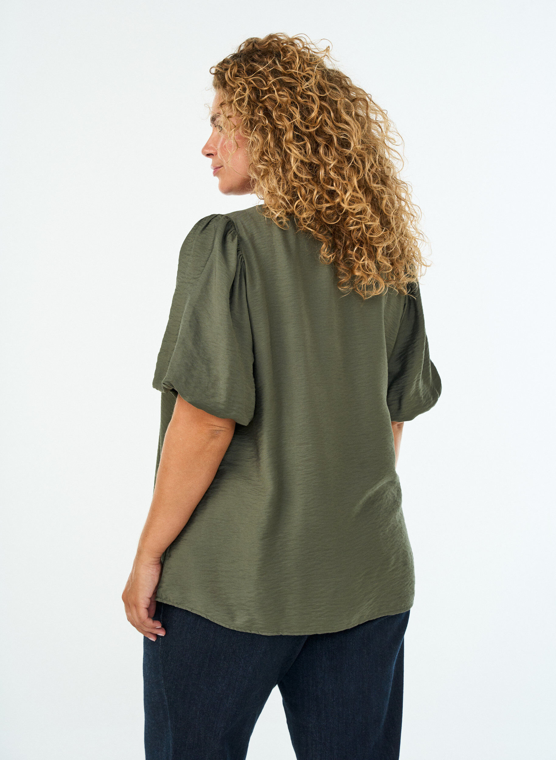 ZizziBluse mit Ballon&auml;rmeln und V-Ausschnitt, Gr&uuml;n, Model image number 1