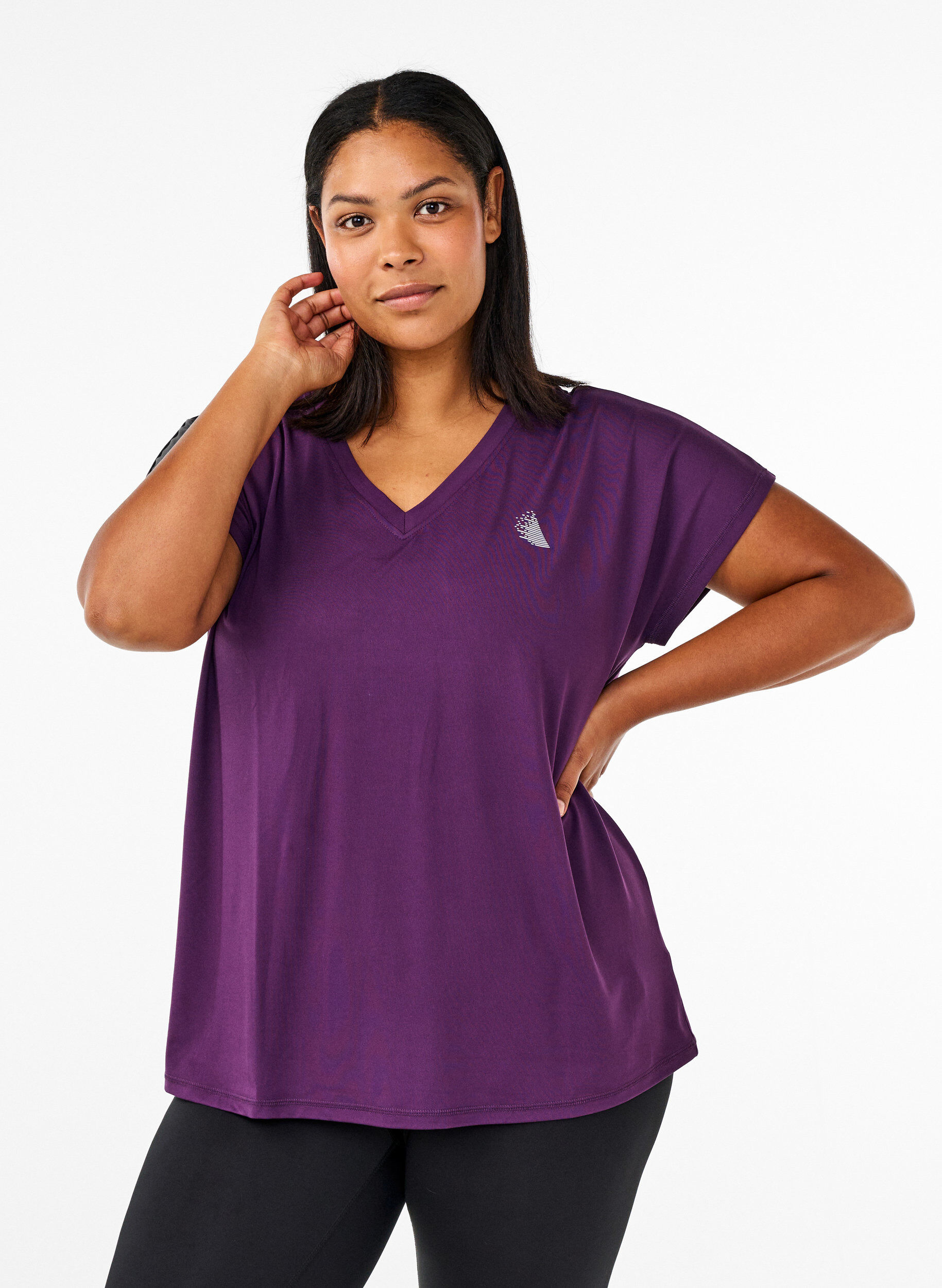 Lockeres Trainings-T-Shirt mit V-Ausschnitt, Lila, Model