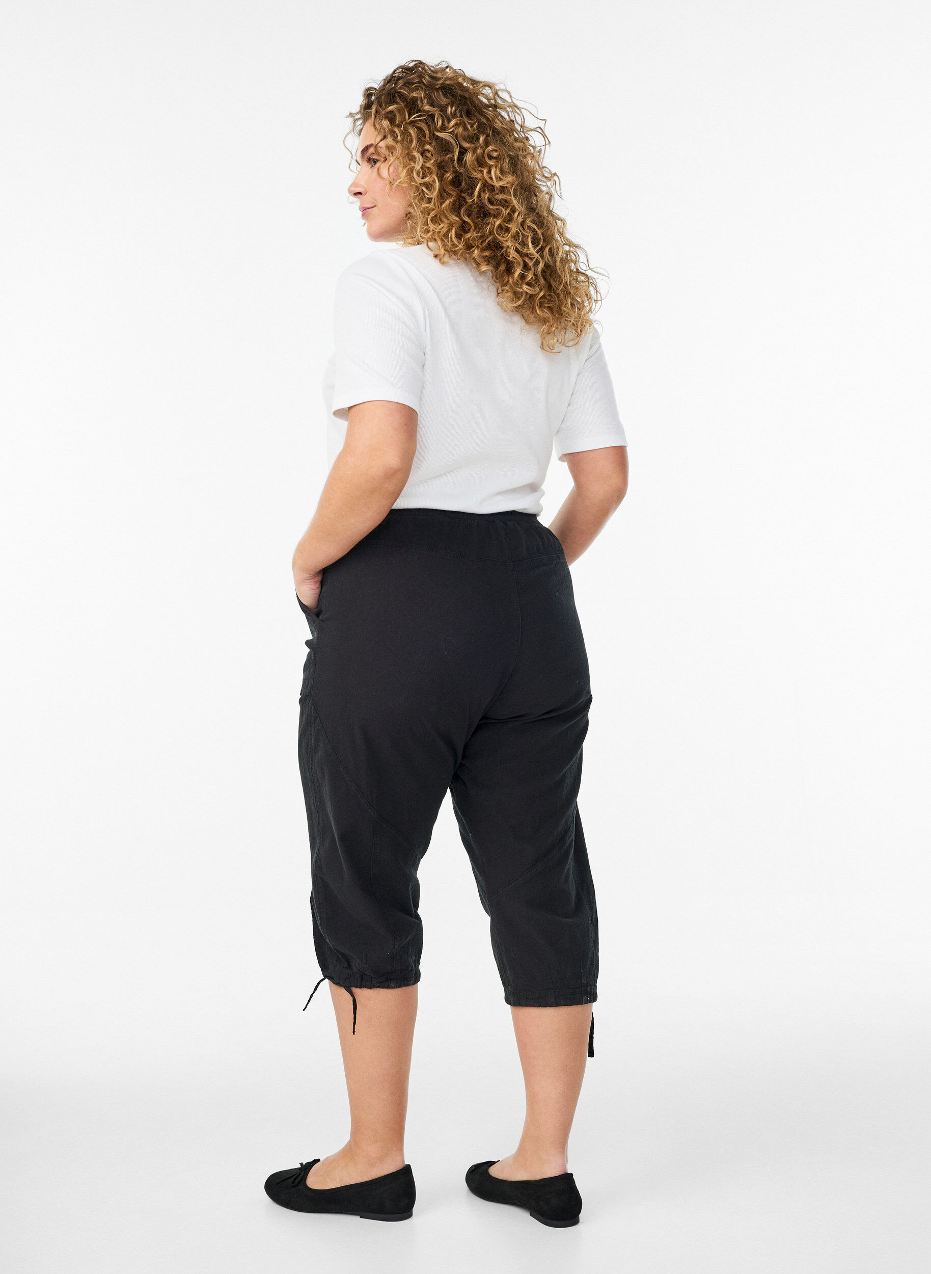 ZizziCapri-Hose aus Baumwolle, Schwarz, Model image number 1
