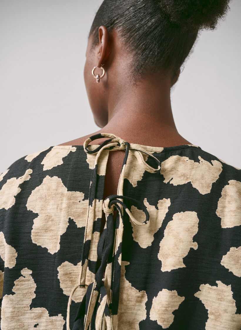 Langärmliges Kleid mit Muster und Schleifen, Schwarz, Image image number 1