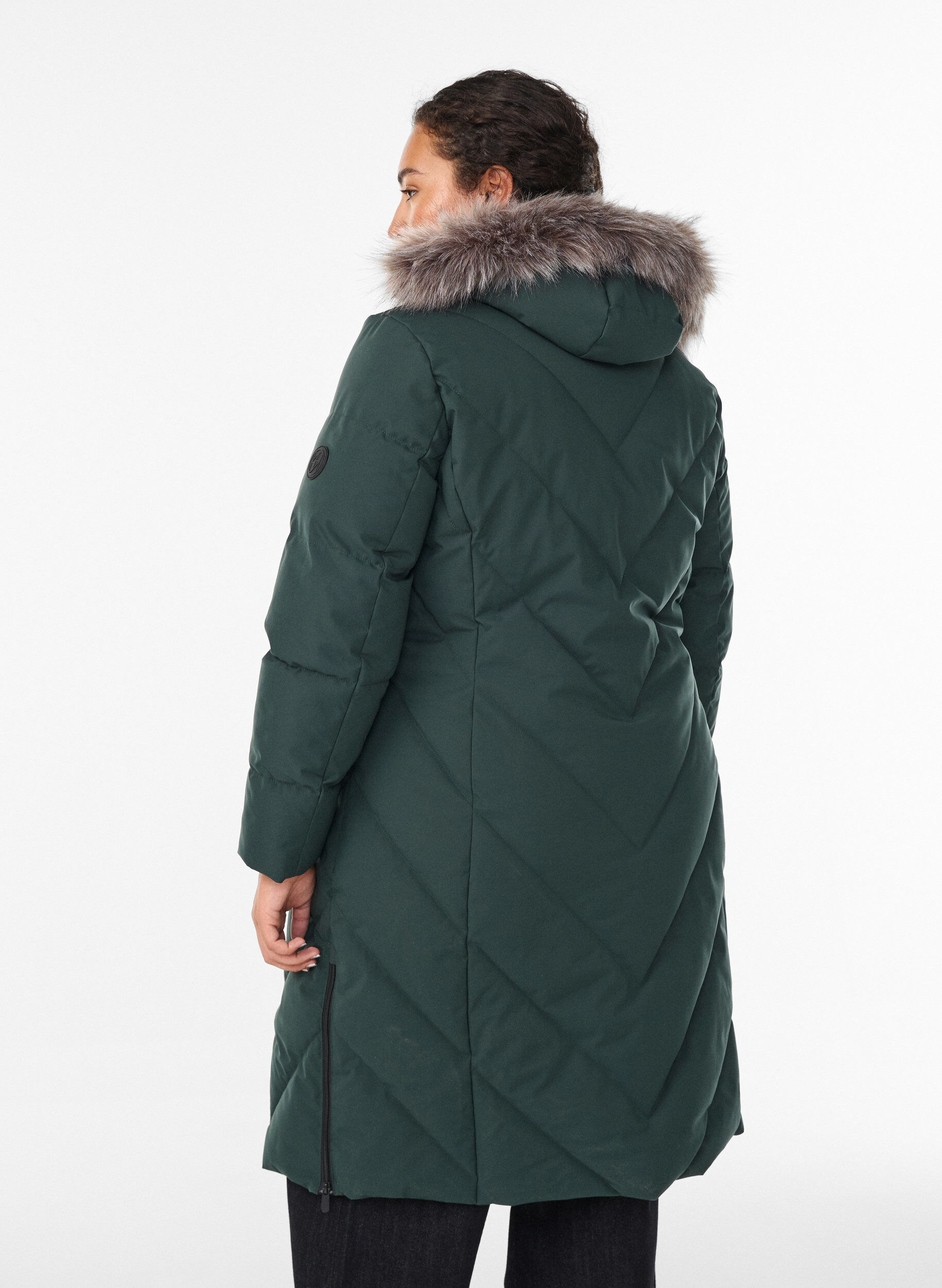 ZizziLanger Wintermantel mit Hakenverschl&uuml;ssen und Kunstfellkragen, Gr&uuml;n, Model image number 2