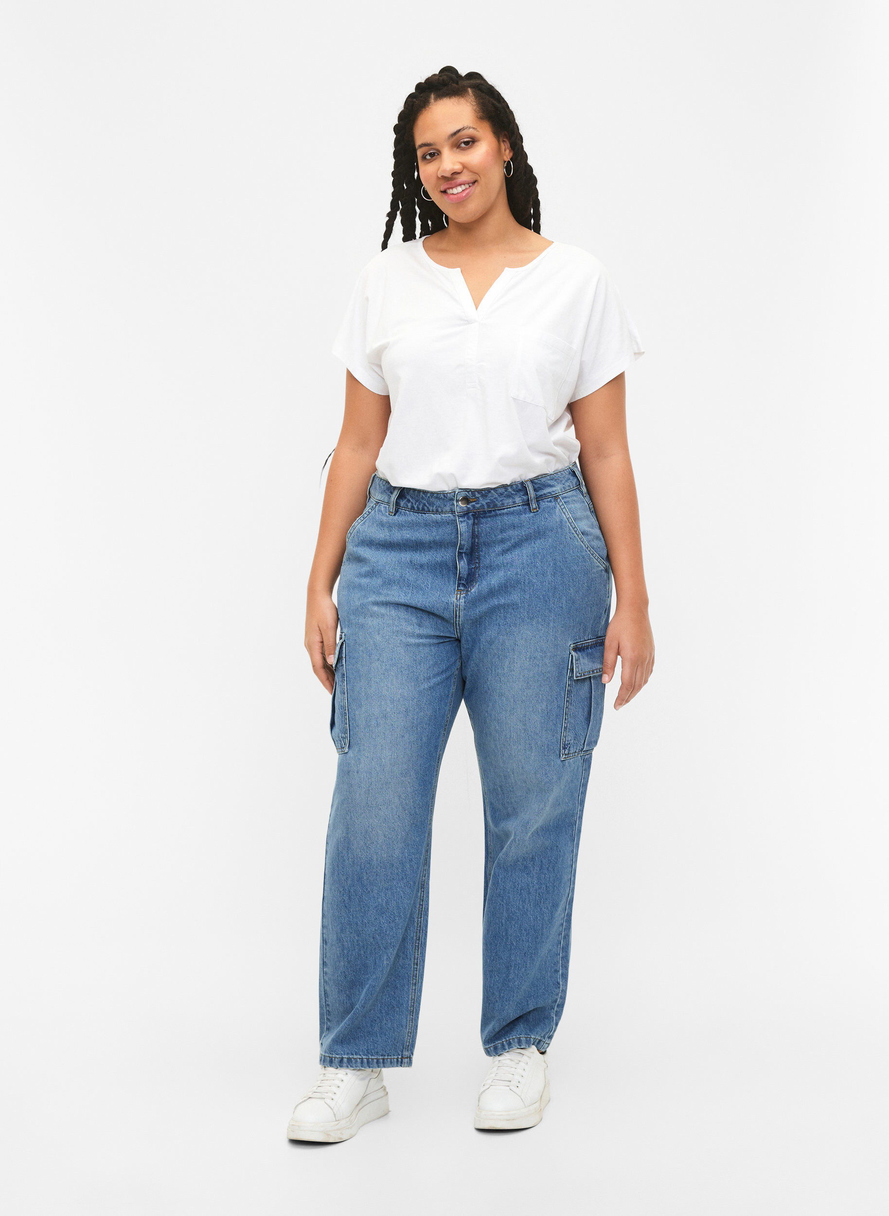 ZizziT-Shirt mit V-Ausschnitt und Brusttasche, Bright White, Model image number 2