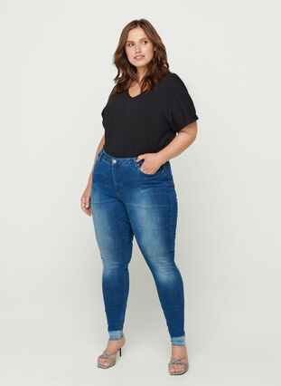 Hochtaillierte Super Slim Amy Jeans, Blue denim, Model image number 2