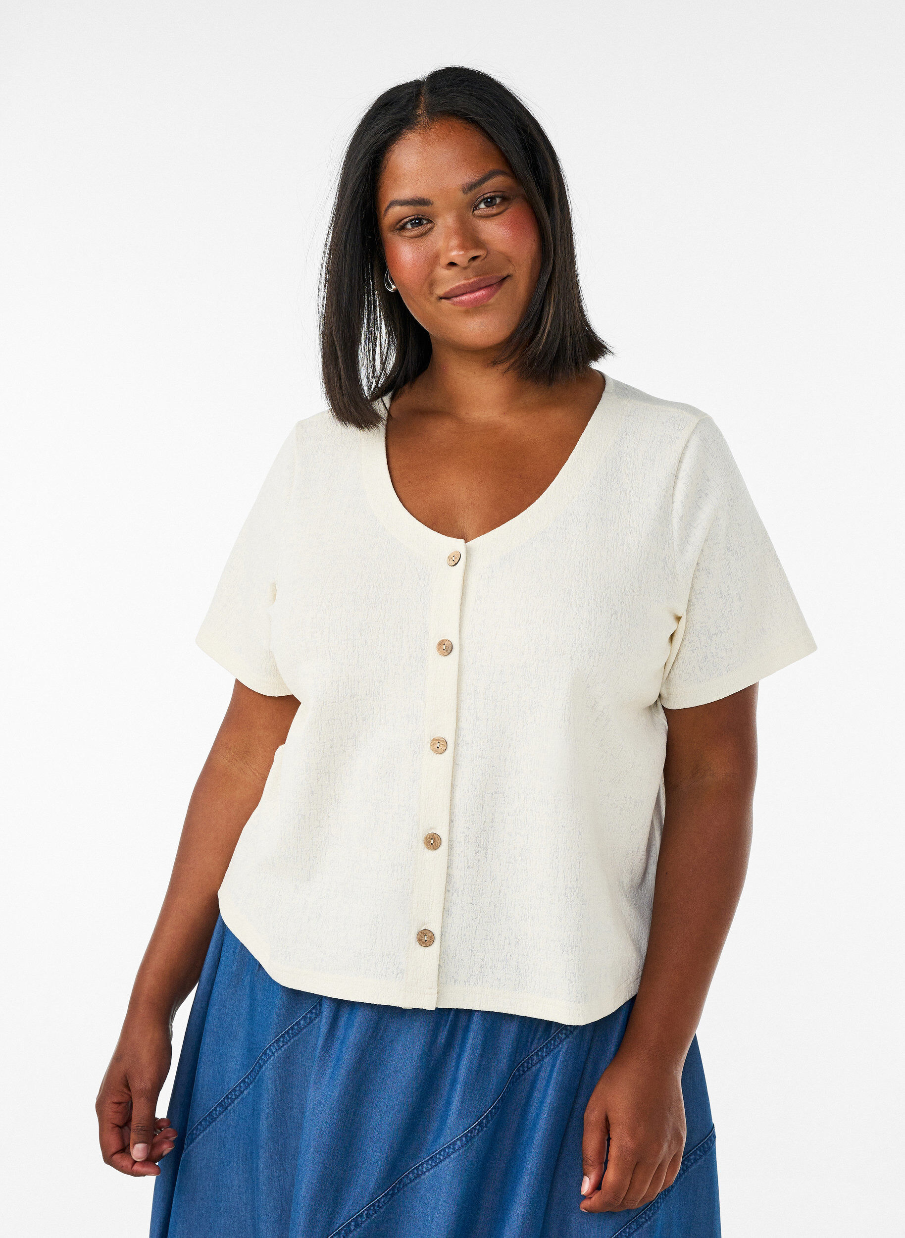 Strukturierte Bluse aus Baumwolle mit Knopfleiste, Vanille, Model