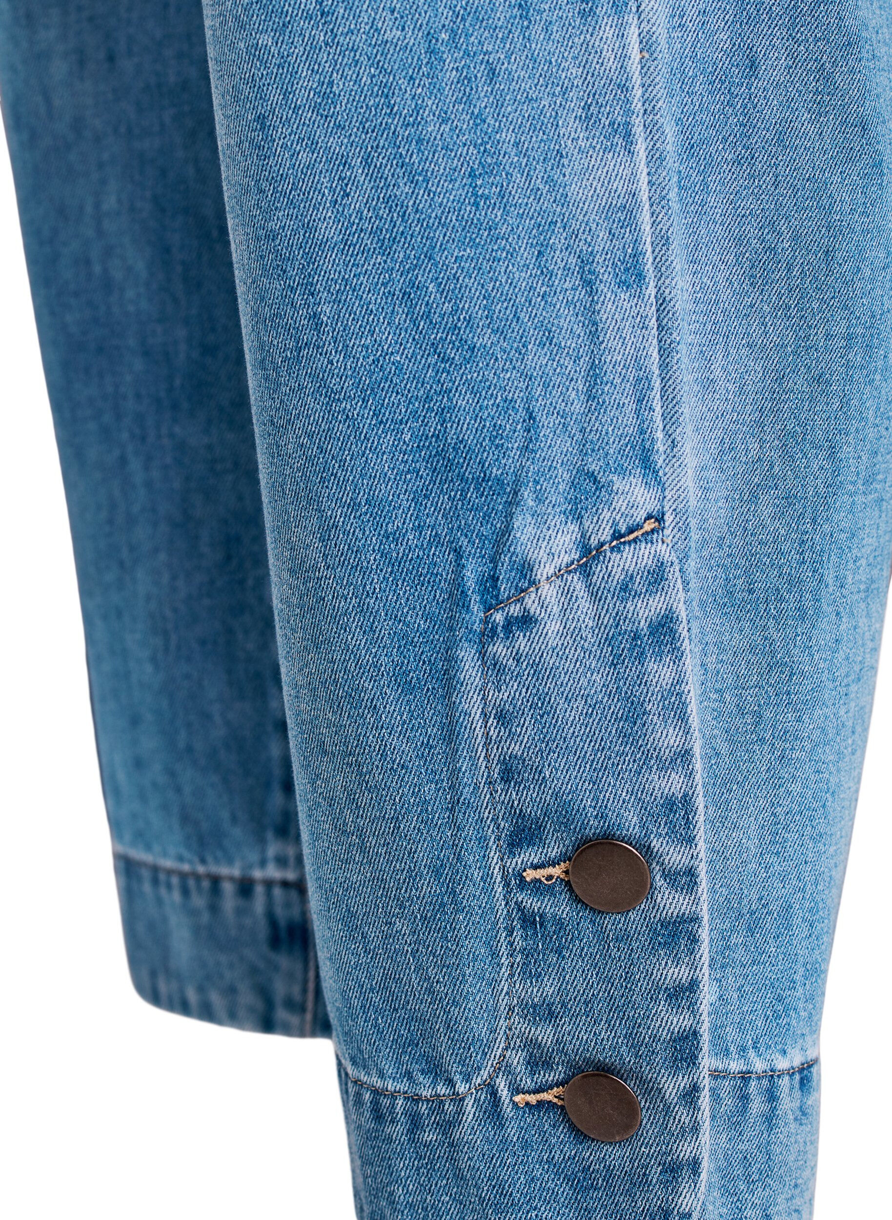 ZizziKurze Kiana Jeans mit gerader Passform und Knopfdetails, Blau, Packshot image number 3