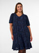 Kleid mit floraler Struktur und R&uuml;schenbesatz, Blau, Model image number 0
