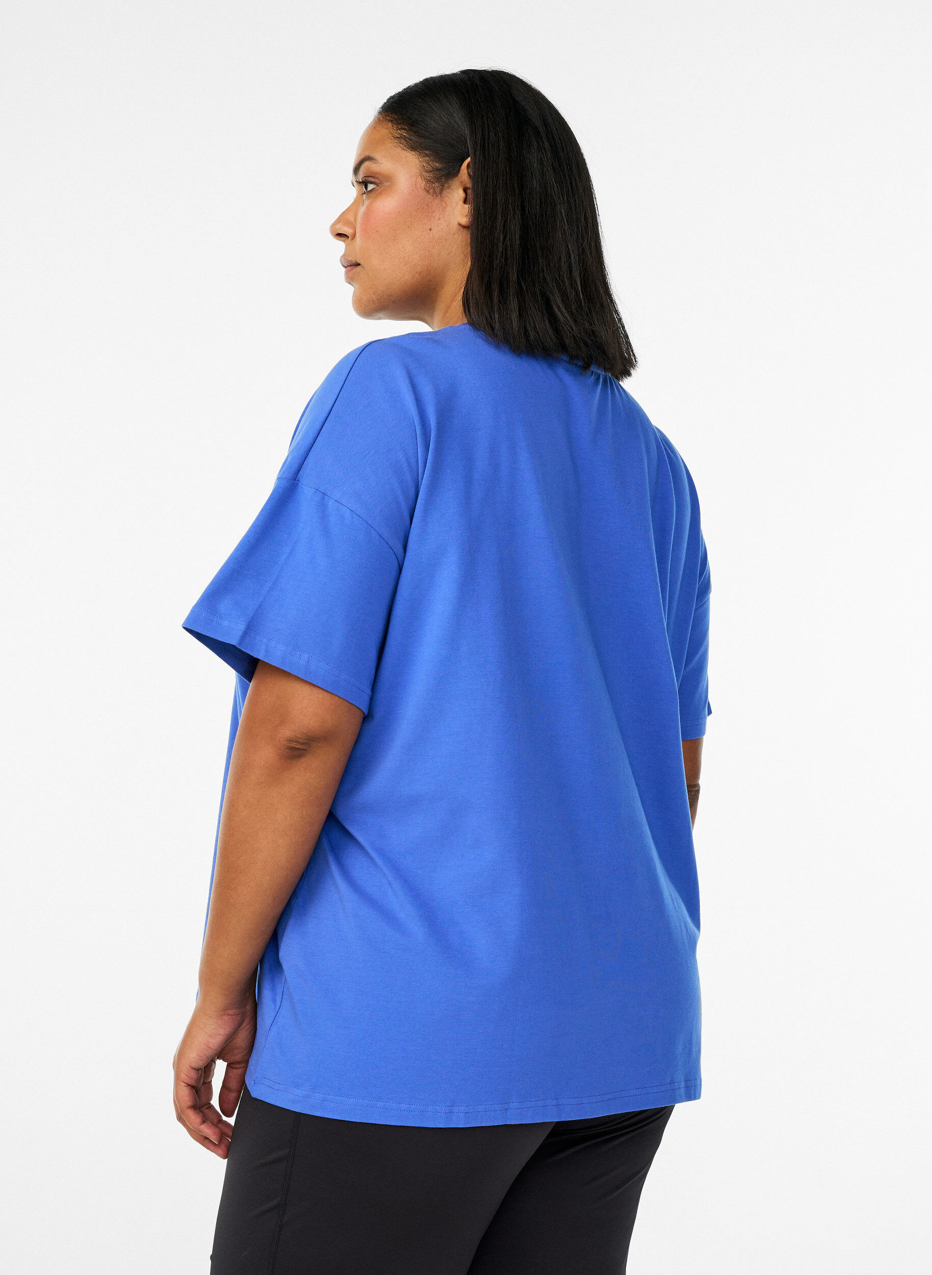 ZizziT-Shirt aus Bio-Baumwolle mit kleinem Frontmotiv, Blau, Model image number 2