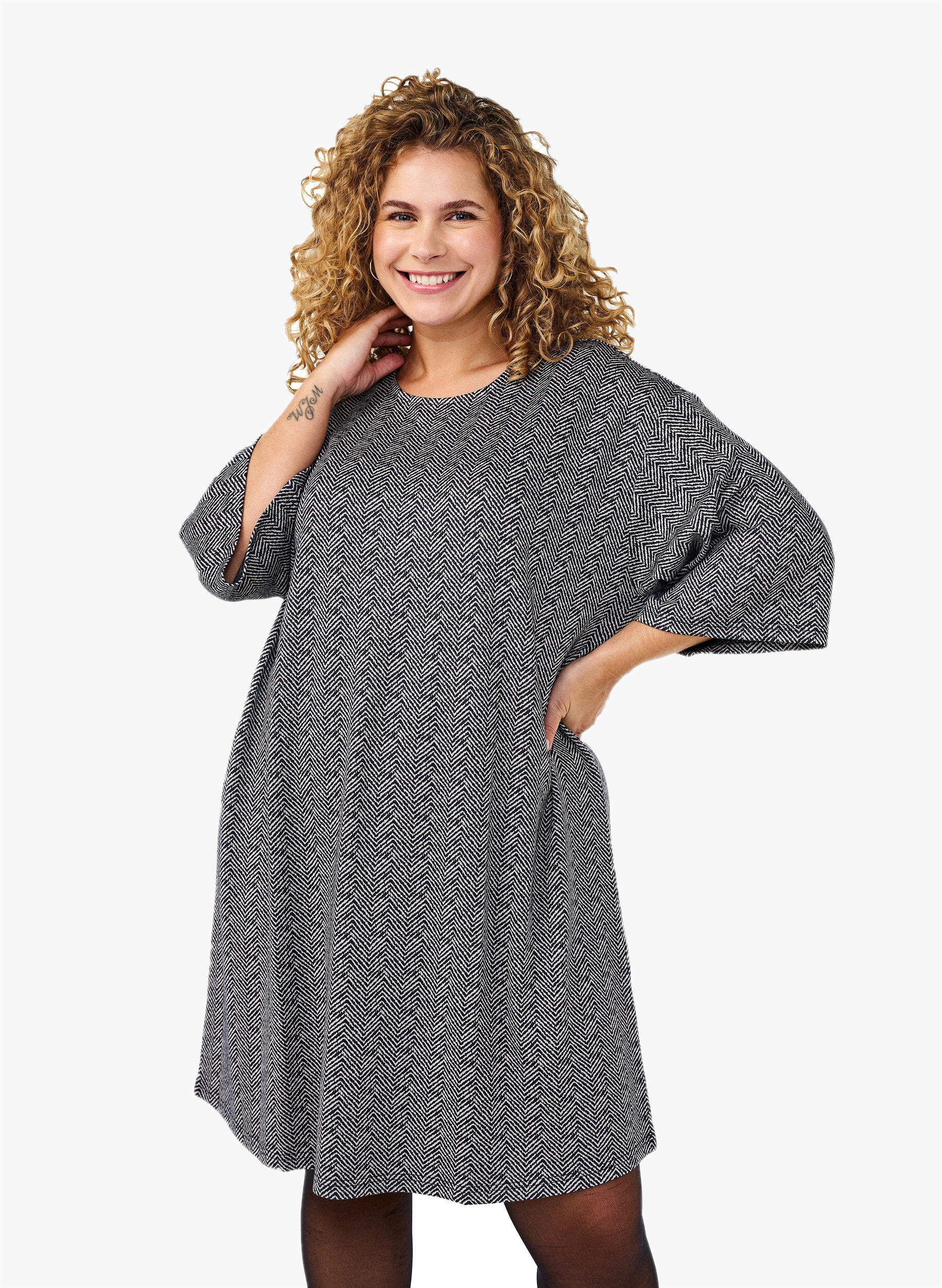 Gemustertes Kleid mit 3/4-&Auml;rmeln, Blau, Model