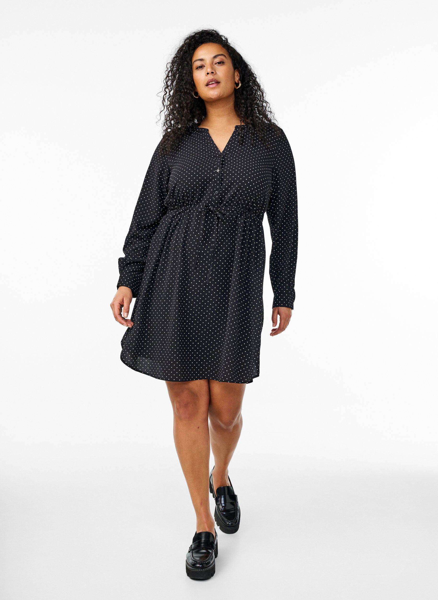 ZizziKnielanges Kleid mit Bindeg&uuml;rtel, Schwarz, Model image number 1