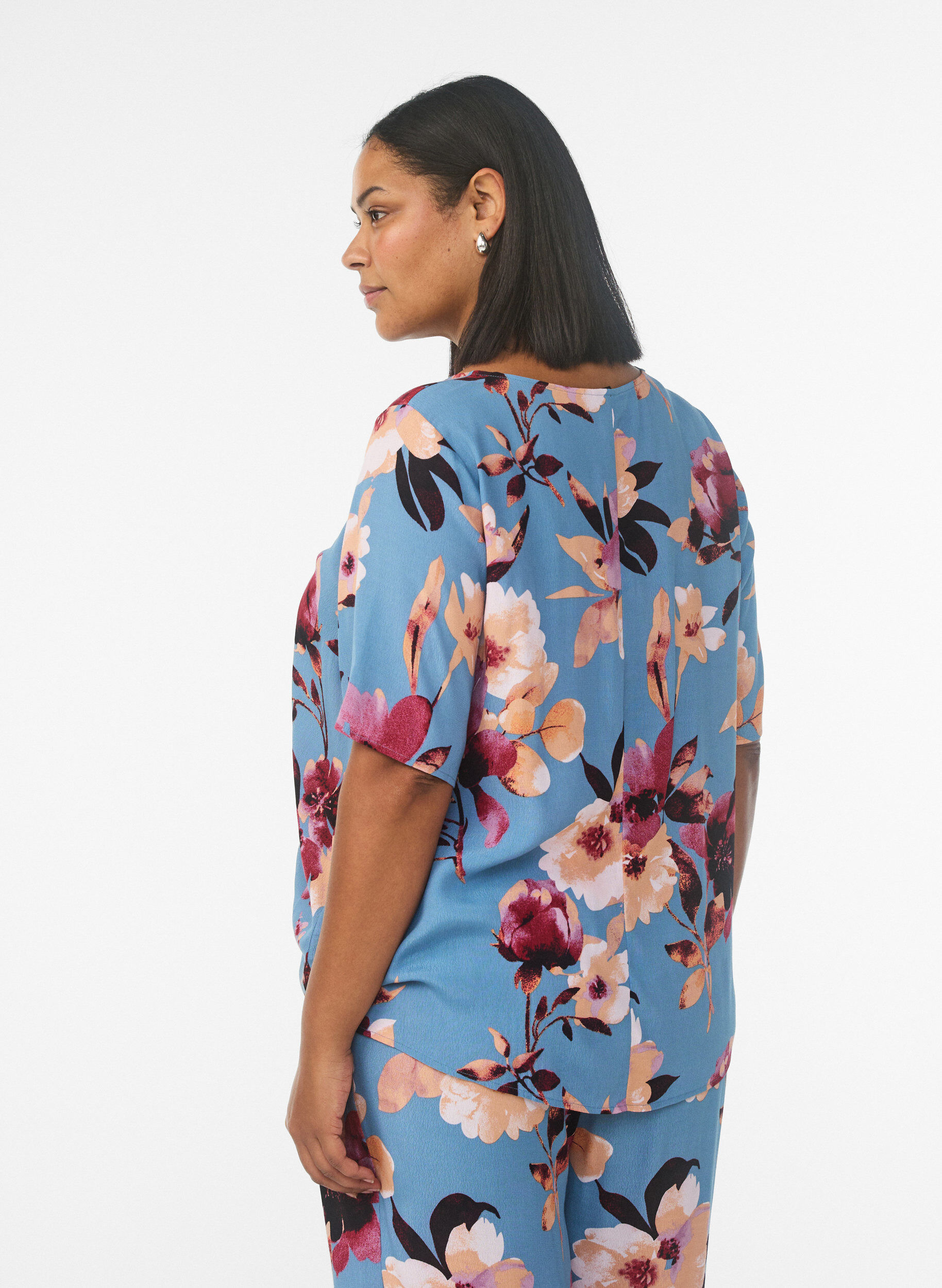 ZizziKurz&auml;rmelige Bluse aus Viskose mit Print, Blau, Model image number 2