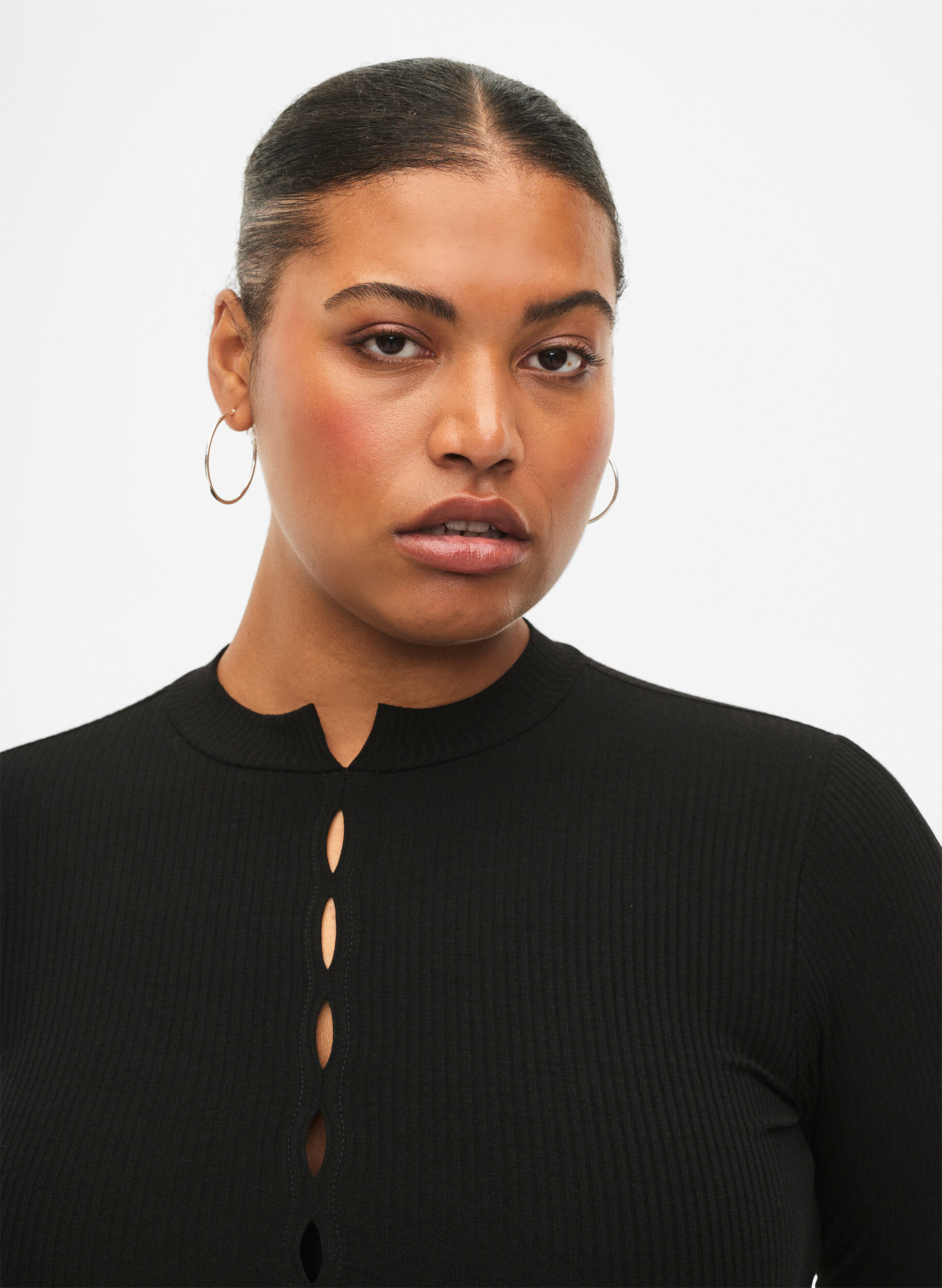 ZizziPassendes Kleid mit Ausschnittdetails, Black, Model image number 3