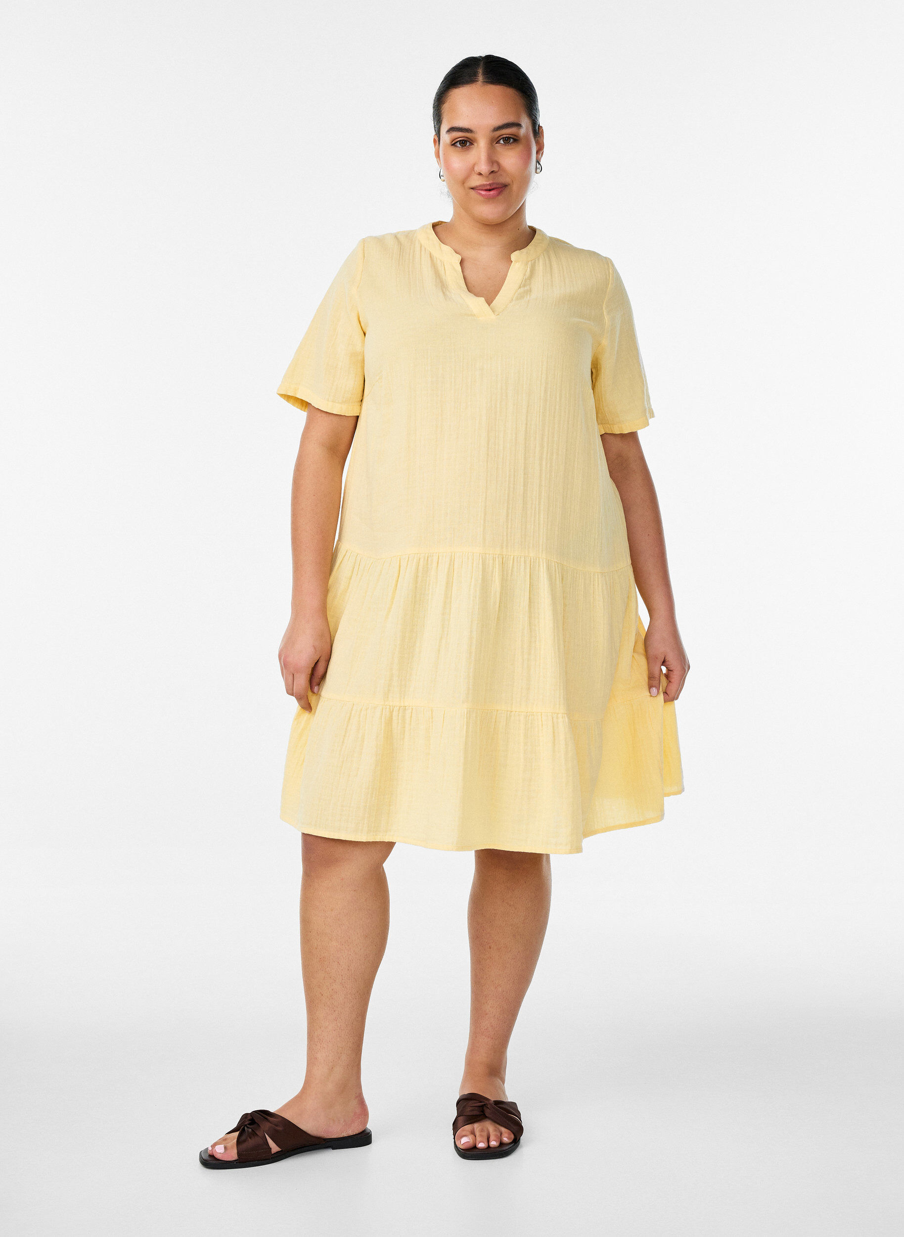 ZizziKurzes A-Linien-Kleid aus Baumwollmusselin, Gelb, Model image number 1