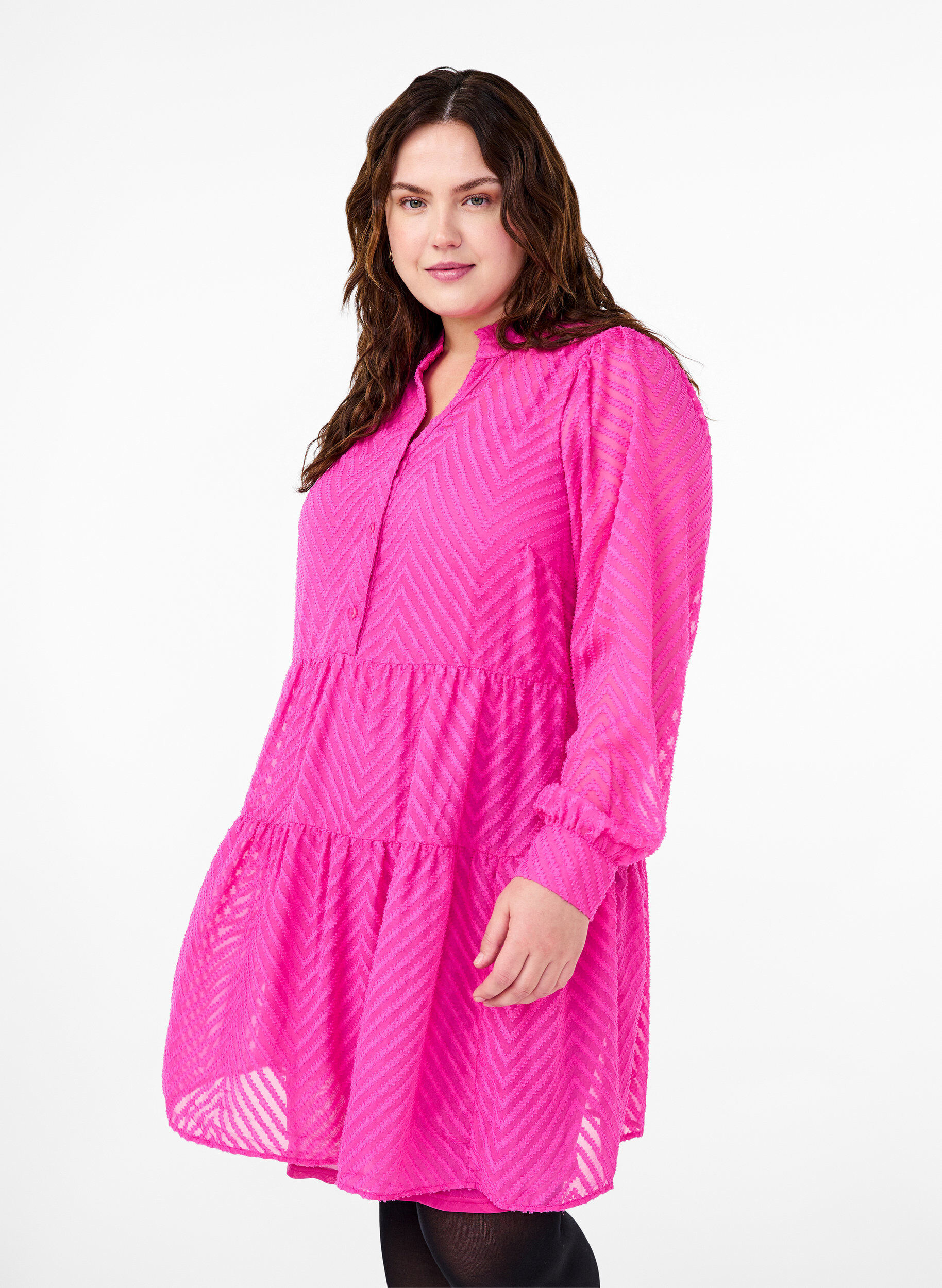 ZizziStrukturiertes kurzes Kleid mit R&uuml;schenkragen, Magenta, Model image number 0