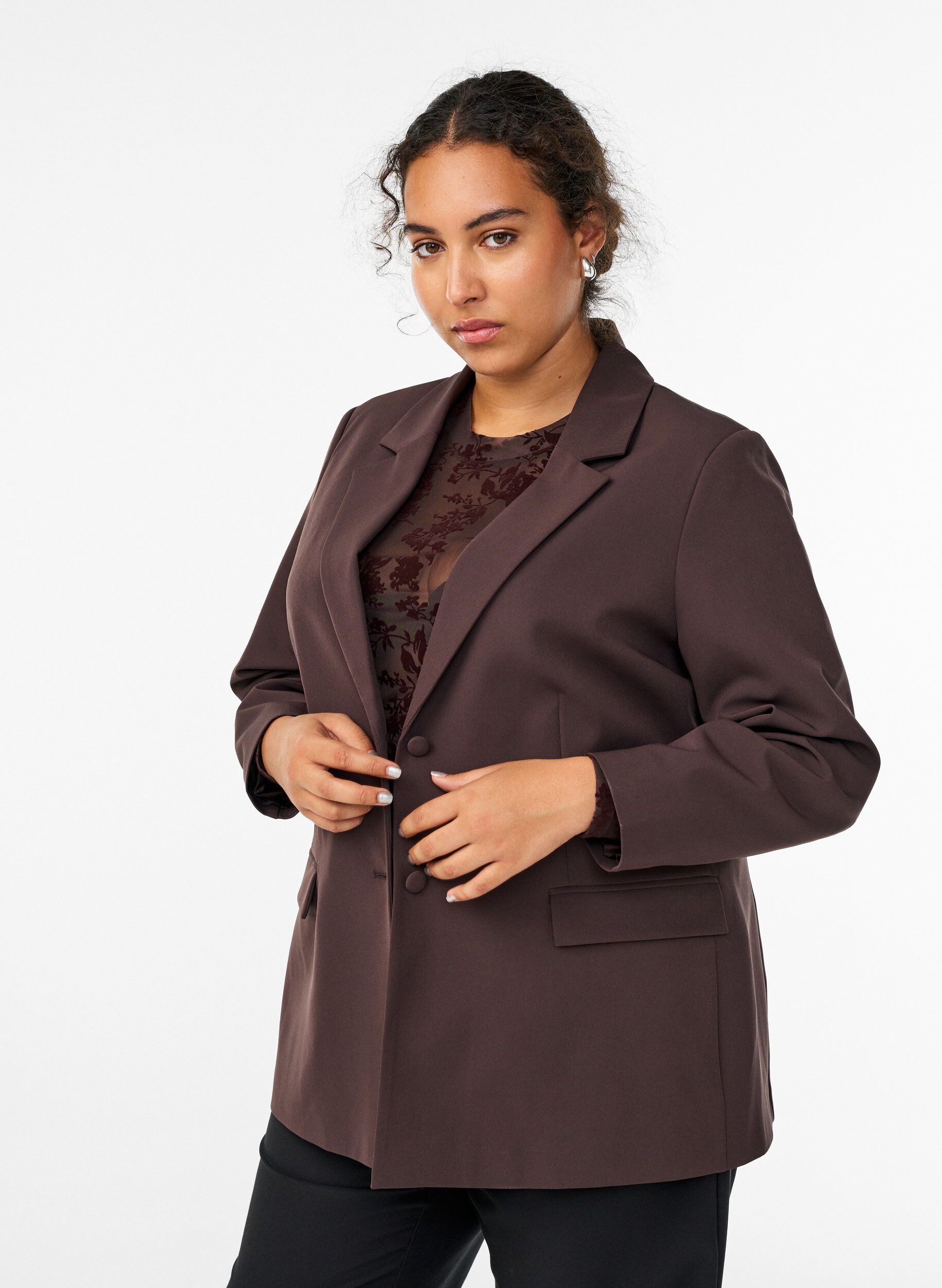 Klassischer Blazer mit Knopfverschluss, Braun, Model