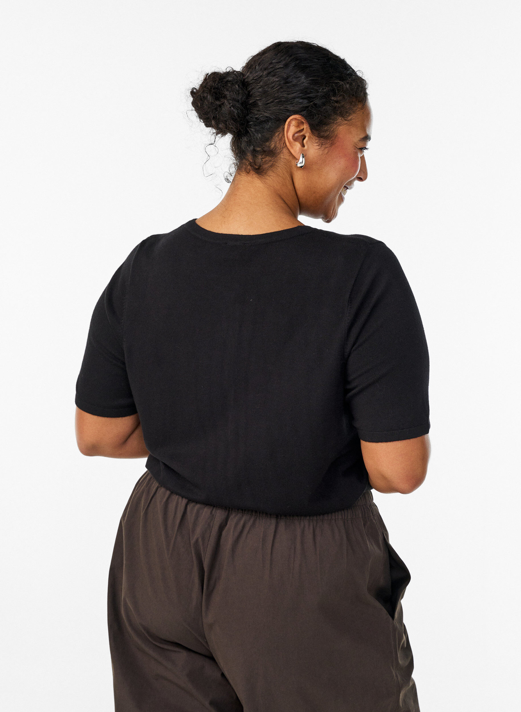 ZizziKurz&auml;rmelige Strickjacke aus Viskose, Schwarz, Model image number 2