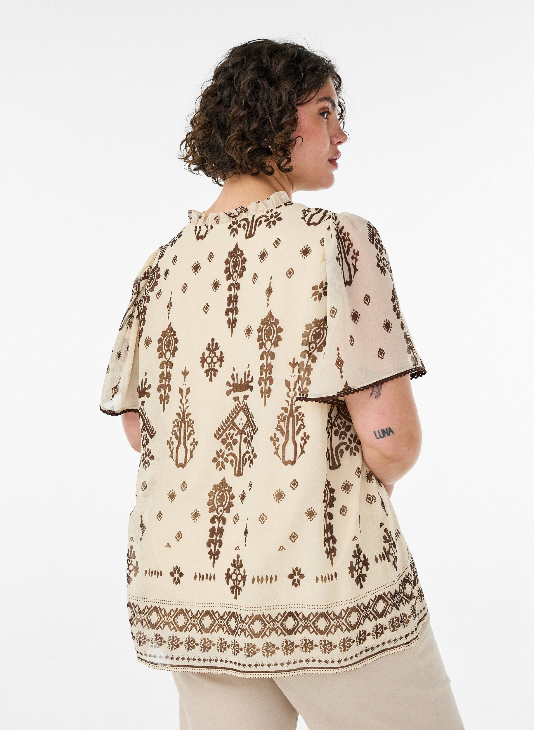 ZizziBluse mit Muster und H&auml;kelborte, Beige, Model image number 2