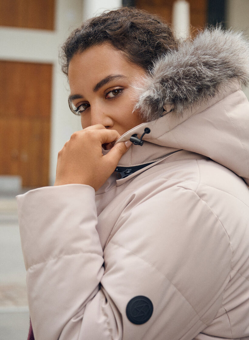 Langer Wintermantel mit Hakenverschlüssen und Kunstfellkragen, Beige, Image