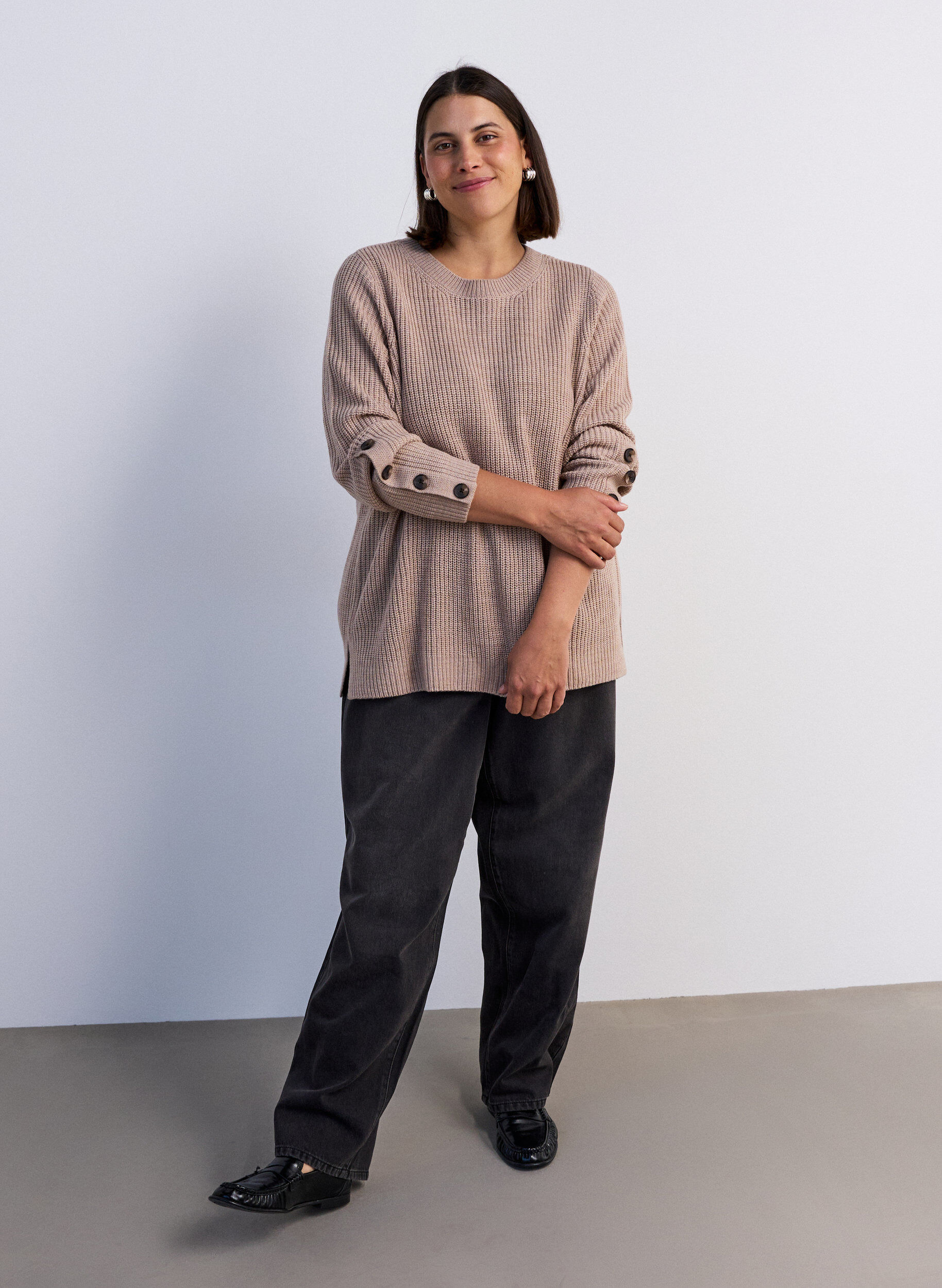 ZizziStrickbluse mit Rippstruktur und Knopfdetails, Beige, Model image number 1