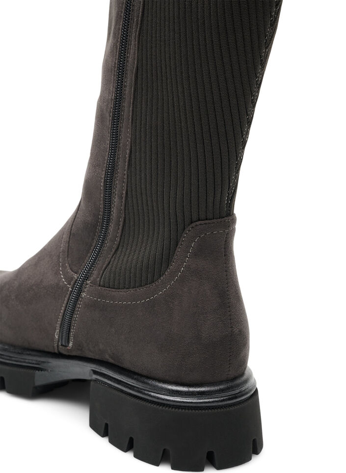 Hoher Stiefel aus Wildlederimitat mit gerippten Eins&auml;tzen, Braun, Packshot image number 2