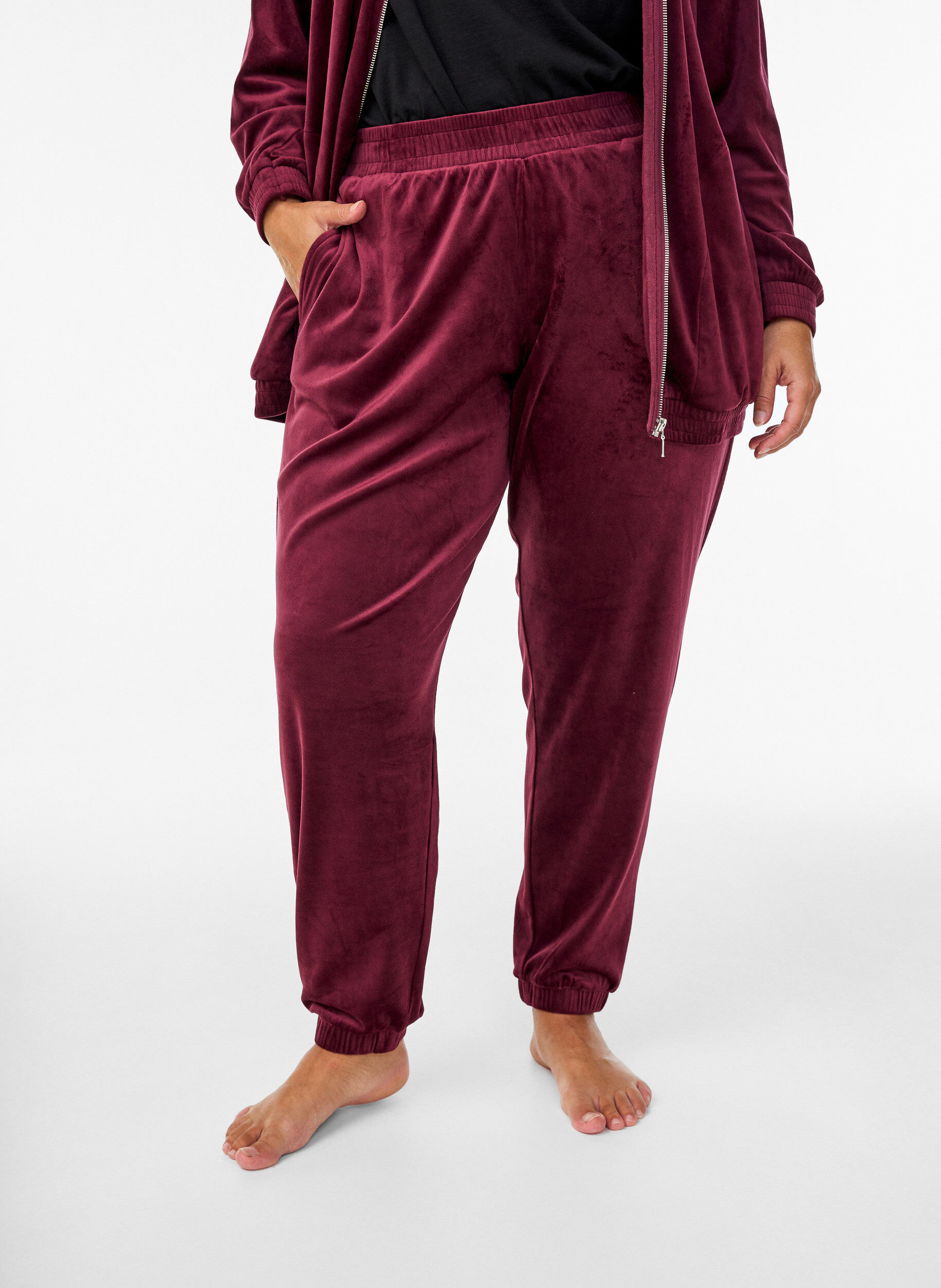 ZizziLockere Samt-Hose, Dunkles Bordeaux, Model image number 2