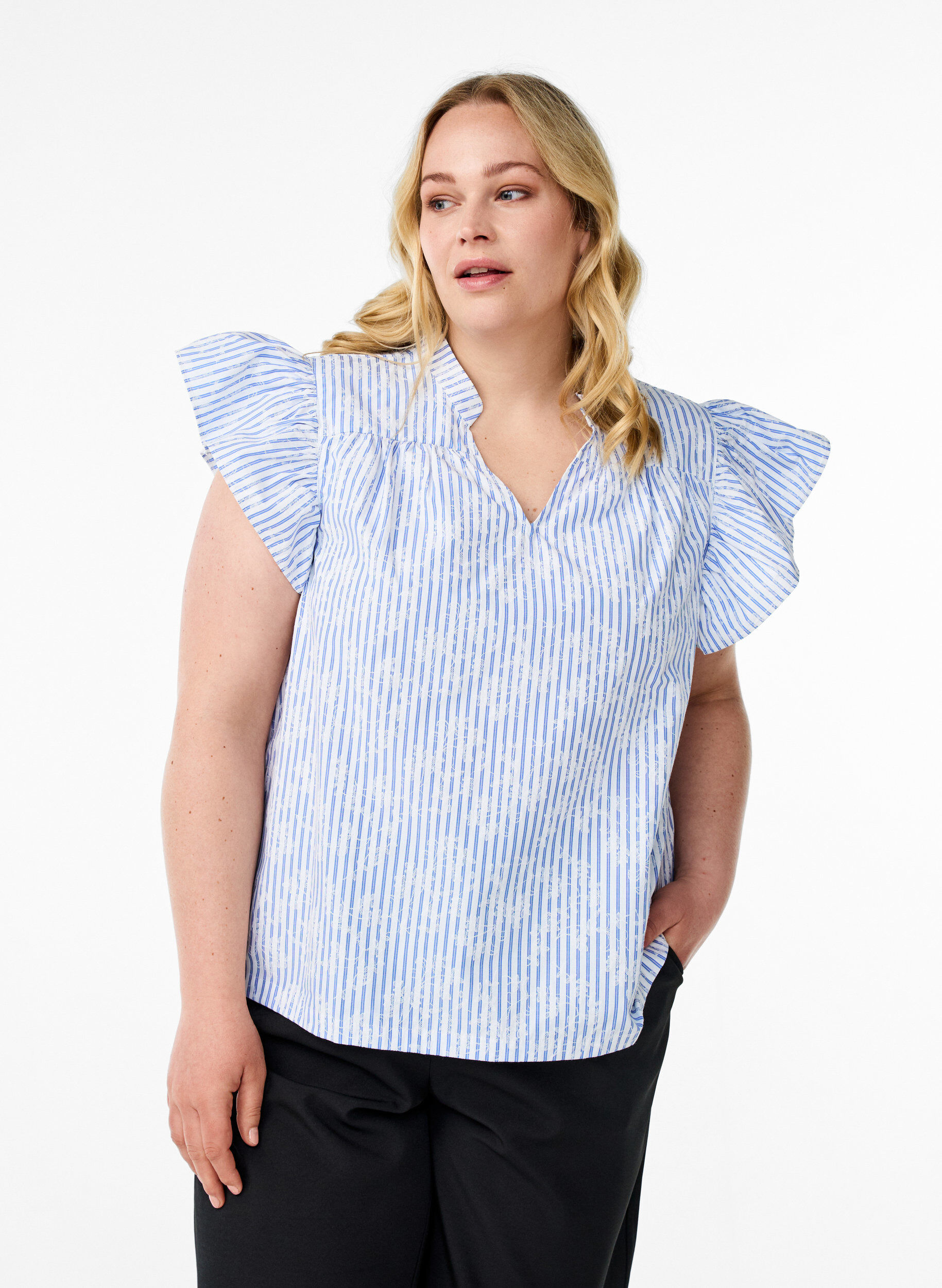Zizzi&Auml;rmellose Bluse mit Streifen und Blumendruck, Blau, Model image number 0