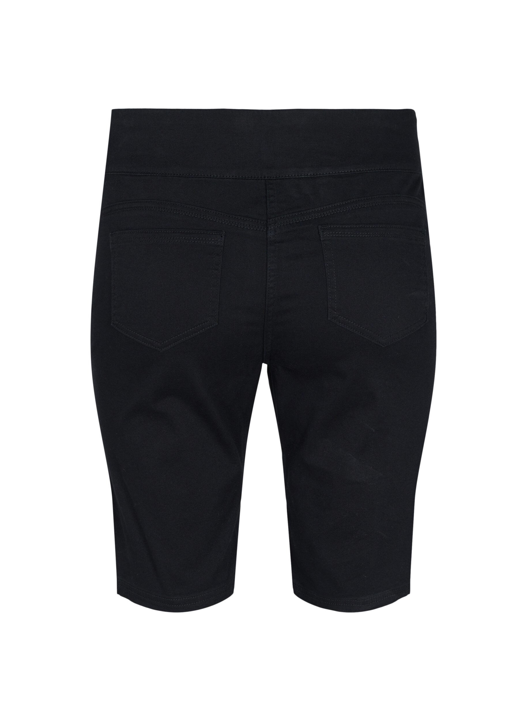 ZizziEng anliegende Shorts mit Ges&auml;&szlig;taschen, Black, Packshot image number 1
